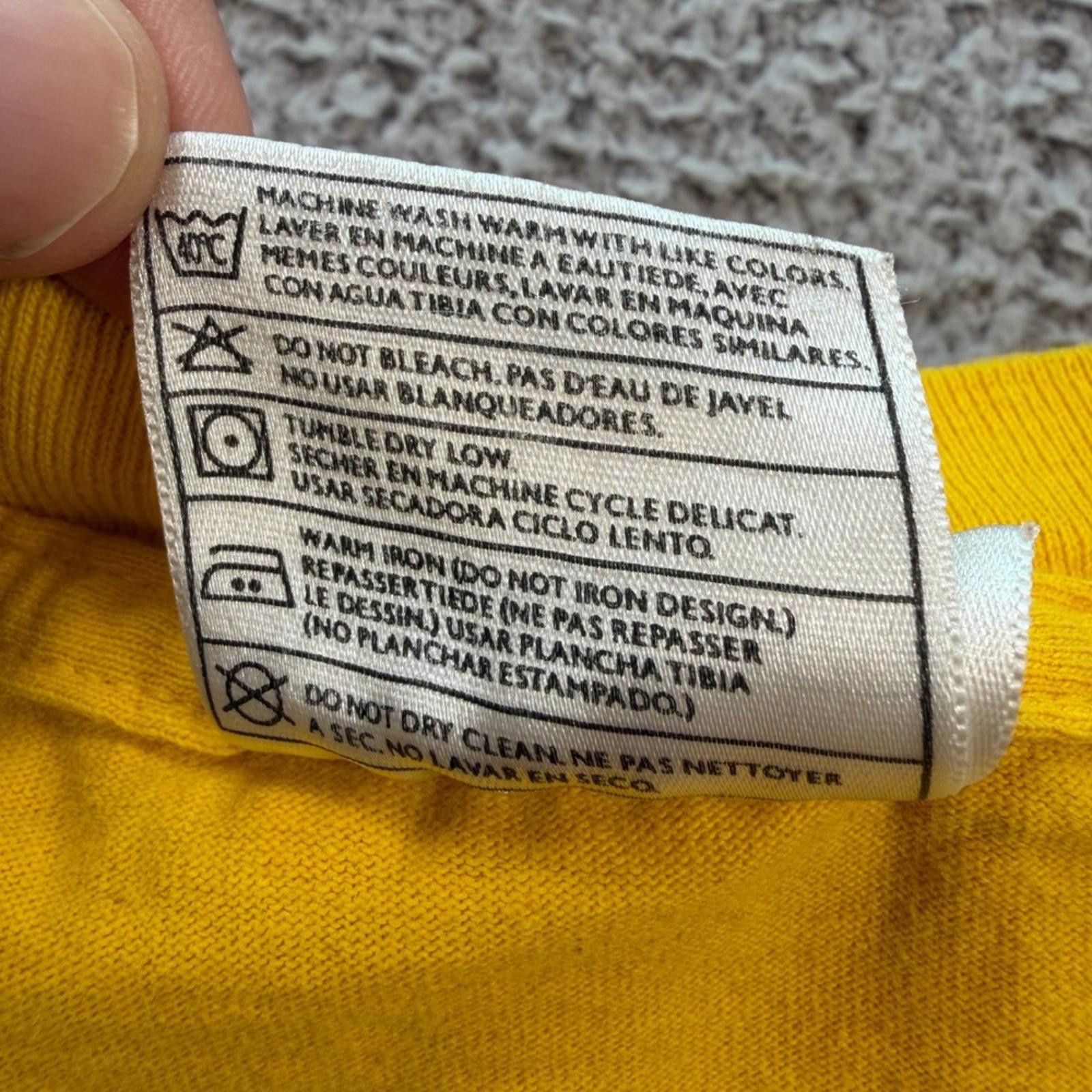 Nike Vintage Y2K Nike Center Oval Logo T-Shirt Mens XL Yellow Size US XL / EU 56 / 4 - 5 Thumbnail
