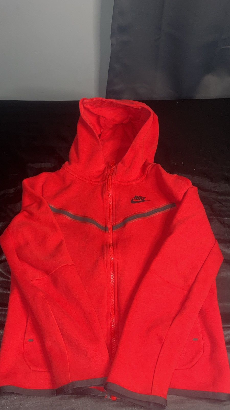 Nike Red Nike Tech Size L Youth Size US L / EU 52-54 / 3 - 2 Thumbnail