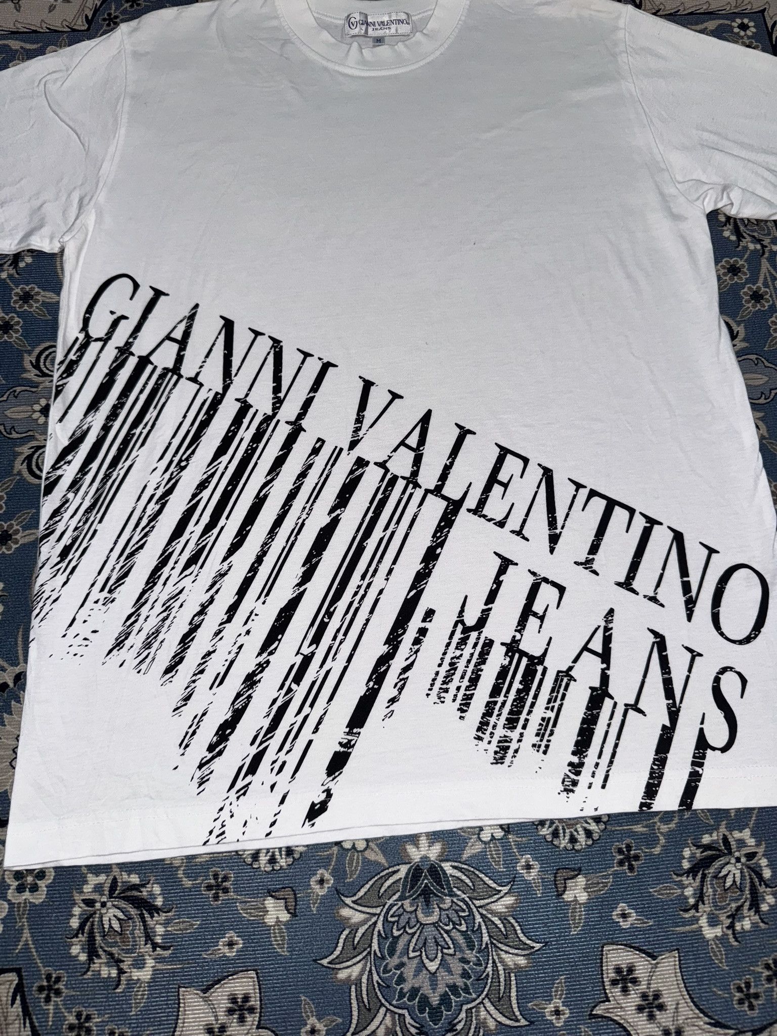 Designer × Valentino Designer Gianni Valentino Spellout Big Screen T shirt Size US M / EU 48-50 / 2 - 2 Thumbnail
