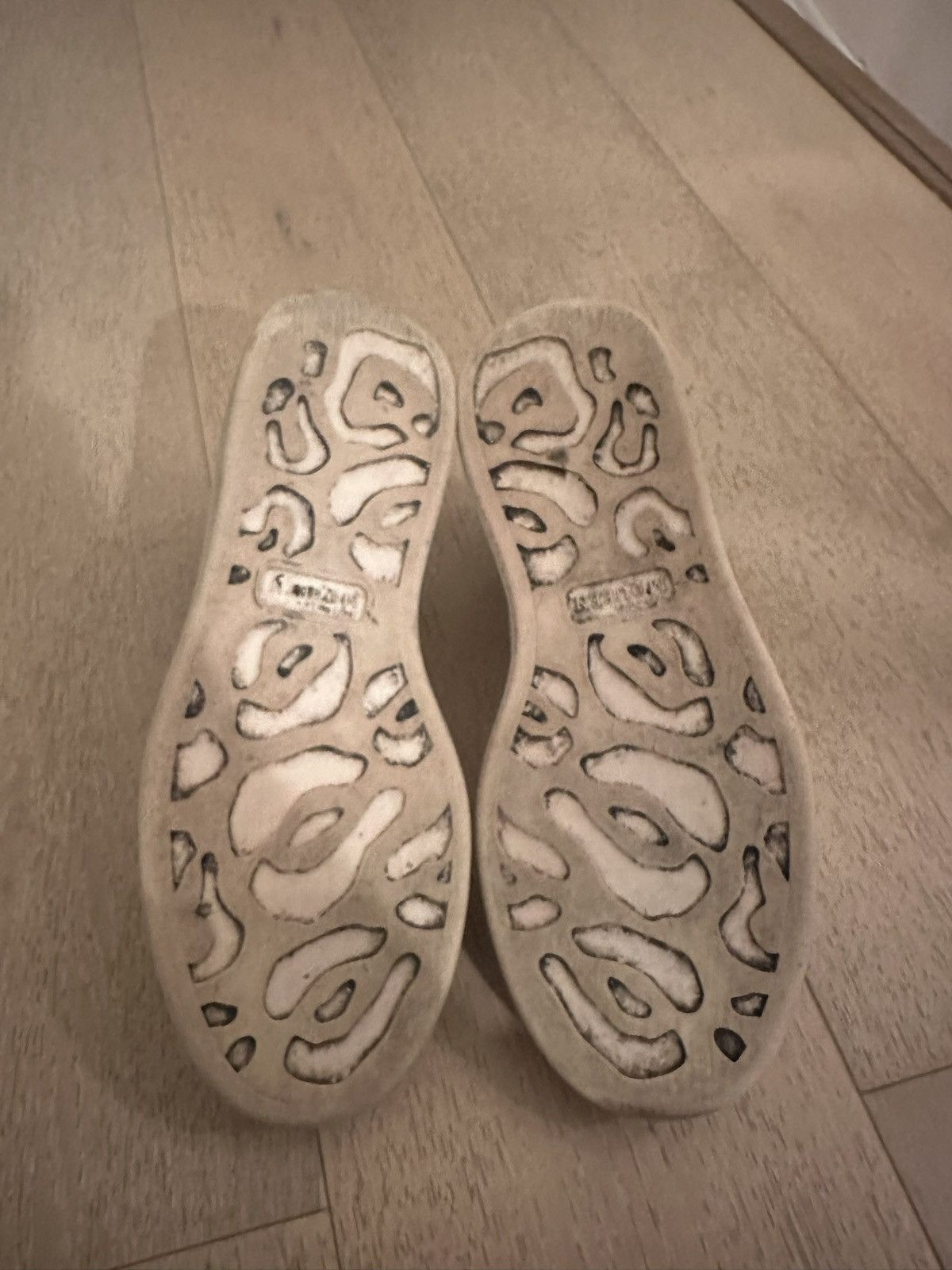 Alexander McQueen Alexander McQueen White & Black Oversized Sneaker Size US 7 / EU 40 - 10 Thumbnail