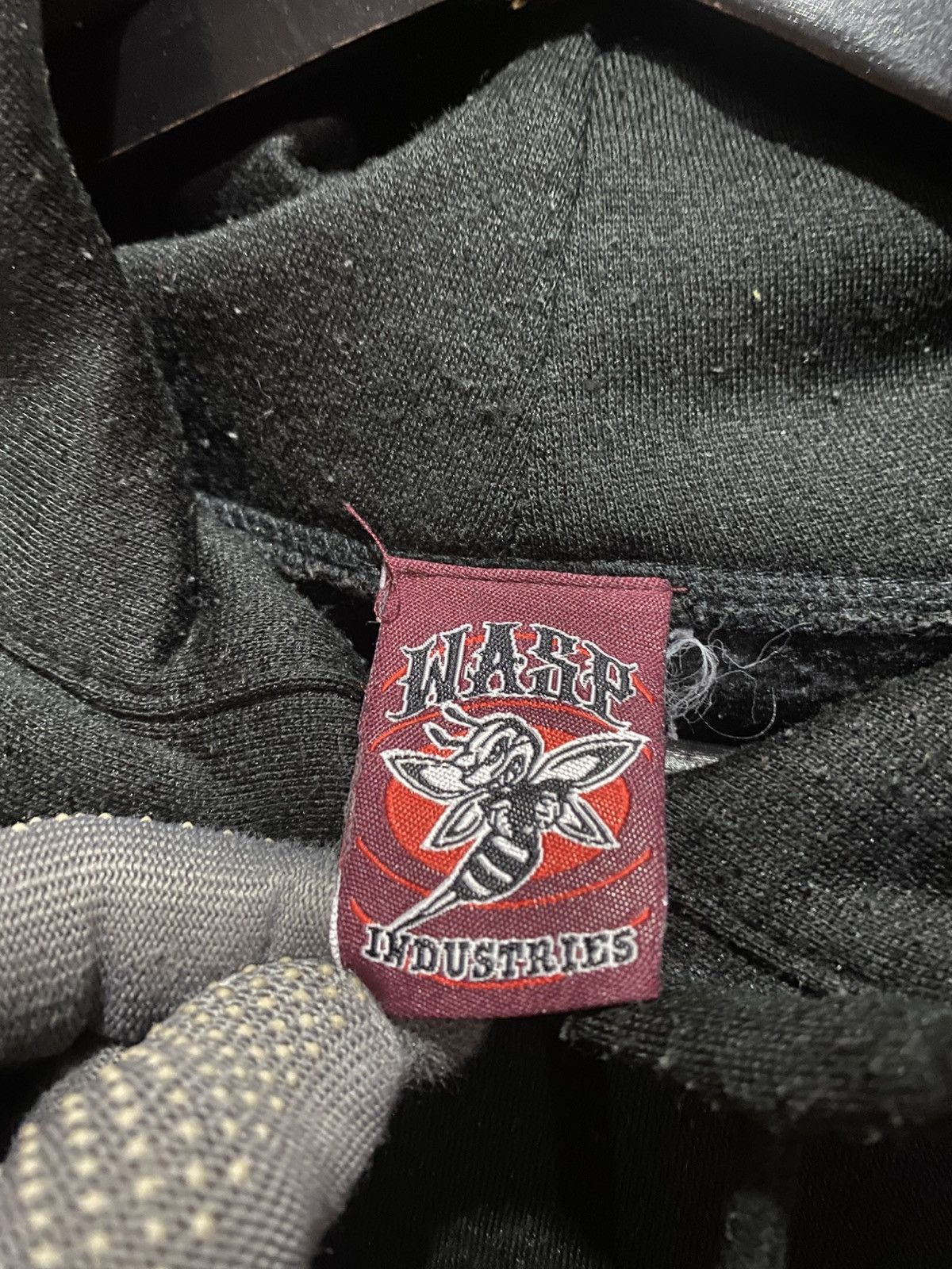 Vintage Vintage Wasp Industries Black Hoodie Made in USA – Size S Size US S / EU 44-46 / 1 - 6 Thumbnail