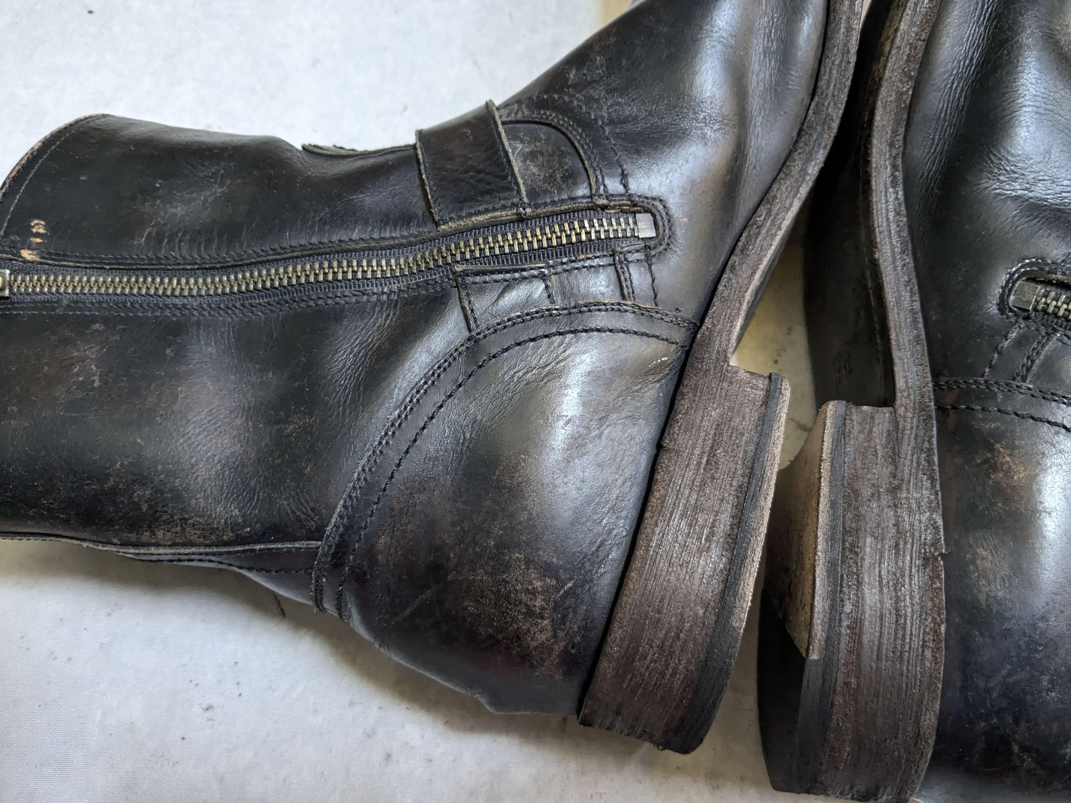 Frye Frye Engineer Boots Black 13 D Leather Side Zip Buckle Size US 13 / EU 46 - 16 Thumbnail