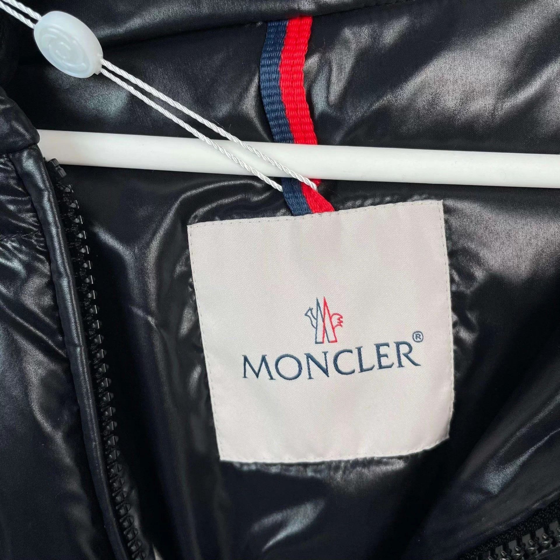 Moncler Moncler Women's Black Down Jacket Size 2 Size M / US 6-8 / IT 42-44 - 5 Thumbnail