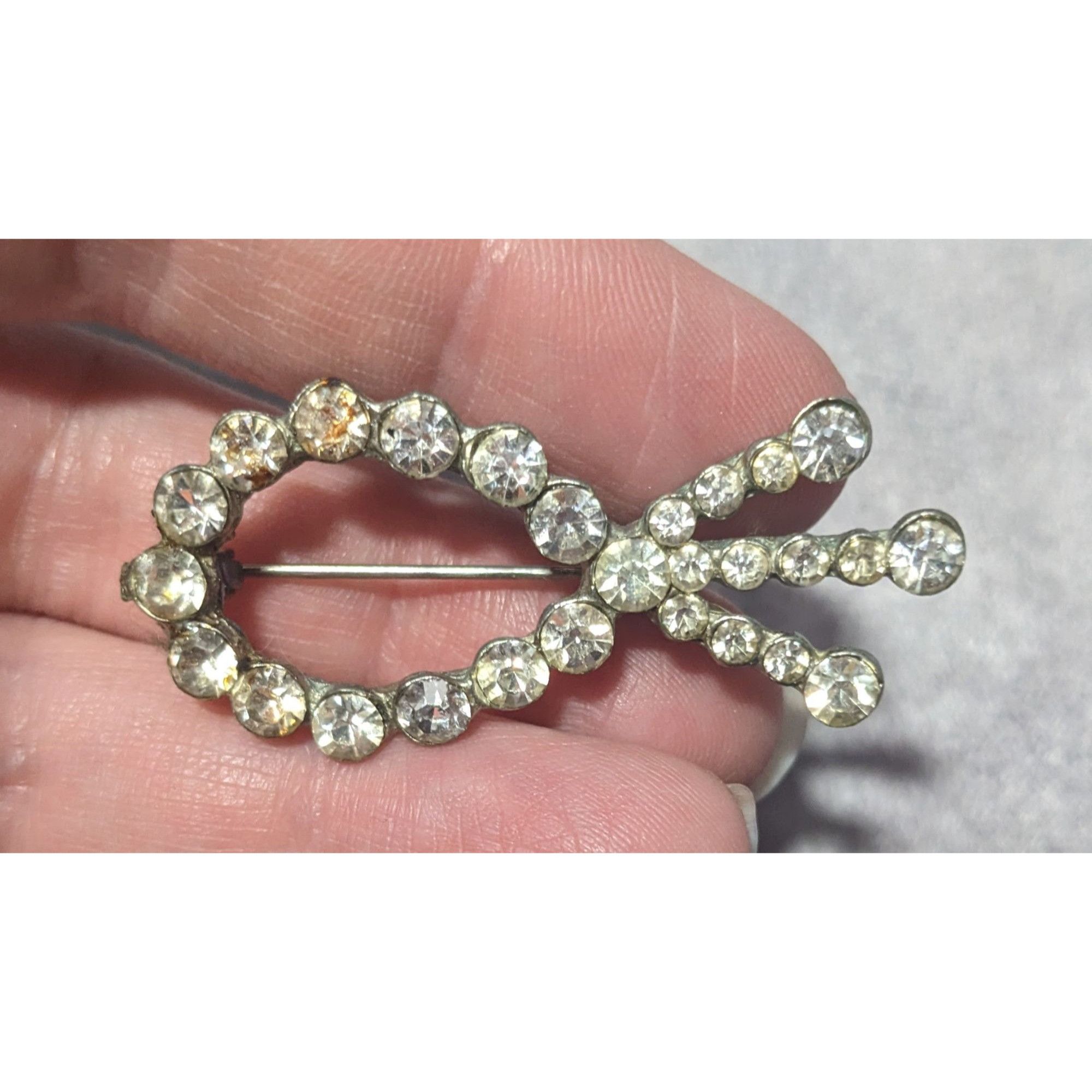 Other Vintage Glam Rhinestone Fish Shaped Silver Tone Brooch Size ONE SIZE - 5 Thumbnail