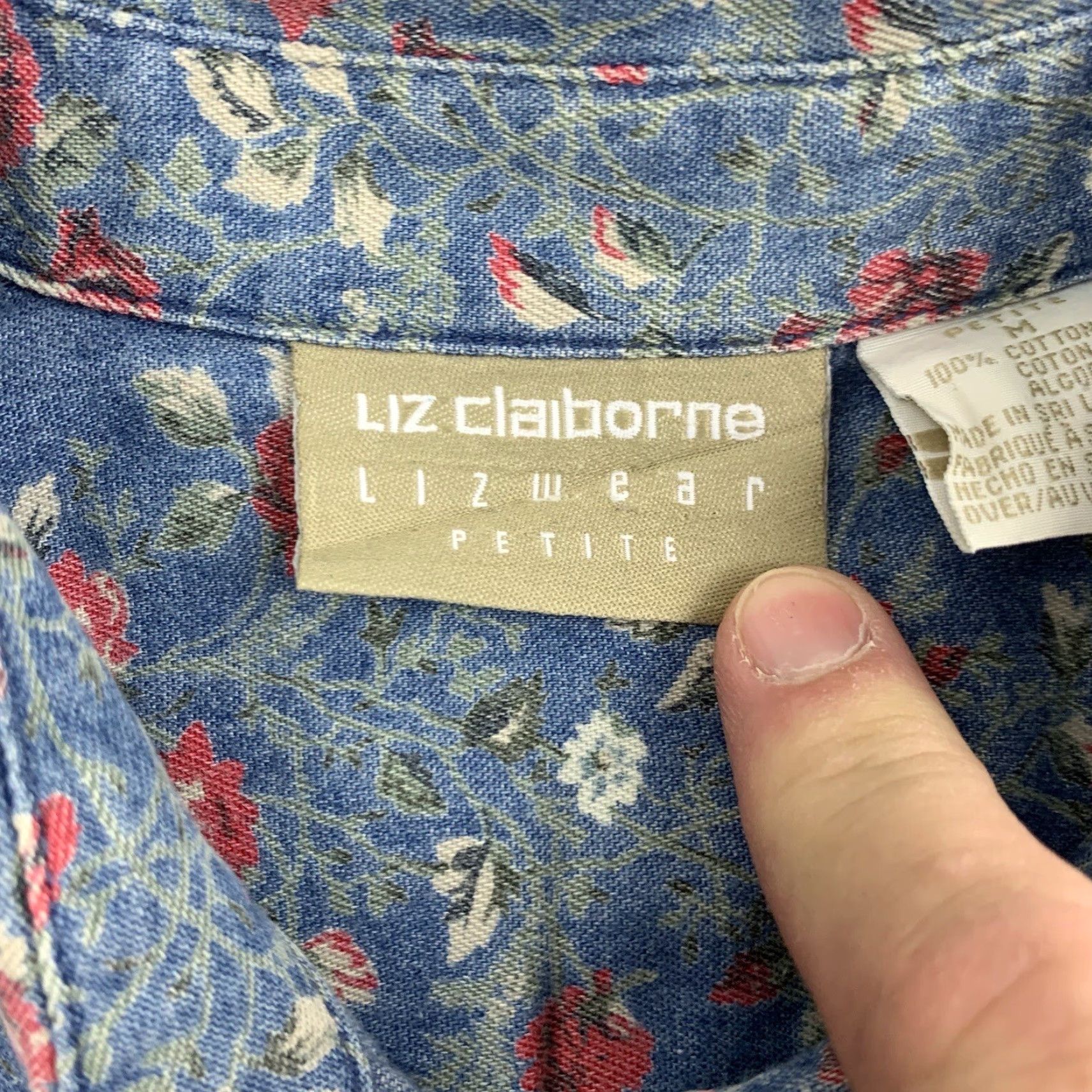 Liz Claiborne VINTAGE Liz Claiborne Women's Short Sleeve Button-Up Shirt Petite Medium Blue Floral 90s Y2K Size M / US 6-8 / IT 42-44 - 3 Thumbnail