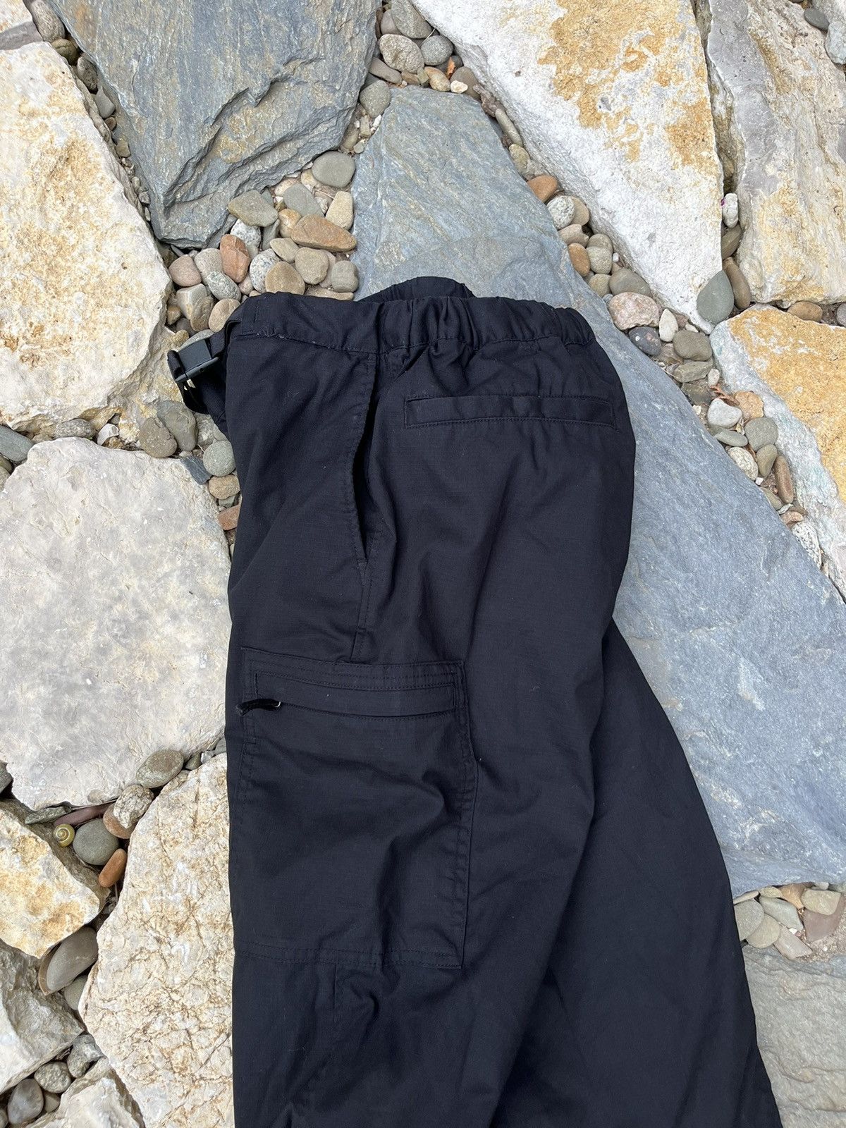 Uniqlo Uniqlo Heattech cargo multipocket insulated pants with belt Size US 30 / EU 46 - 17 Thumbnail