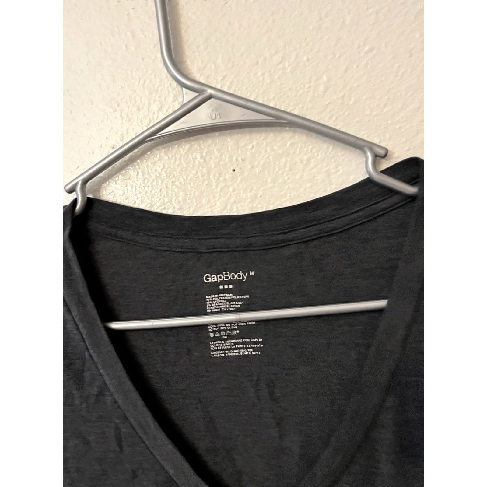 Vintage Gapbody T-Shirt V-Neck Black Size M Athletic Slim Short Sleeve Crew Neck Casual Workwear Womens Size M / US 6-8 / IT 42-44 - 2 Thumbnail
