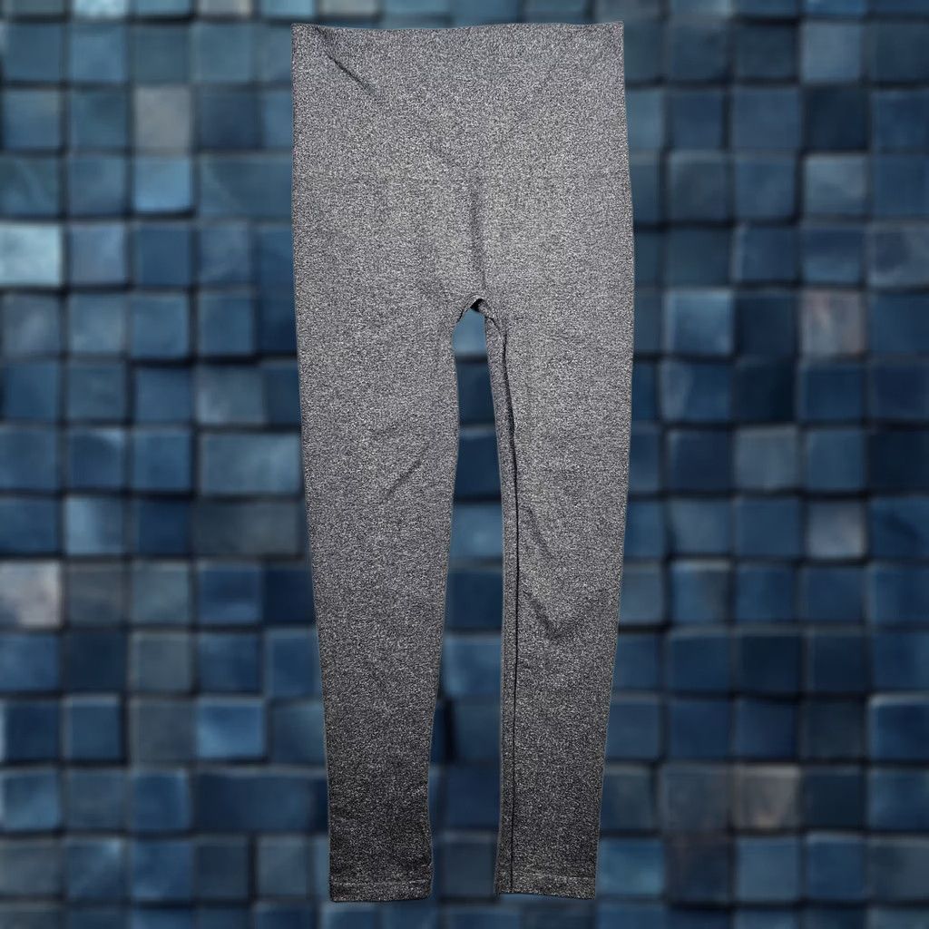 Spanx Spanx Women's 2X Activewear Cropped Legging Gray Nylon Spandex Skinny Legging Athletic Outdoor 2X Women's Nike? Size 40" / US 18 - 1 Thumbnail