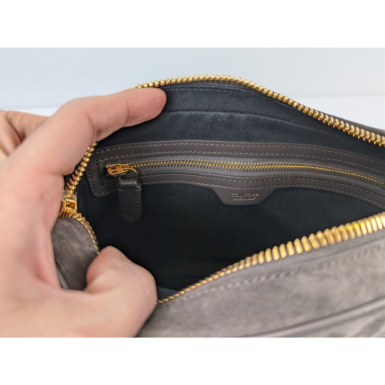 Tom Ford o1rshd1 Logo-Embossed Leather Messenger Bag in Brown Size ONE SIZE - 18 Thumbnail