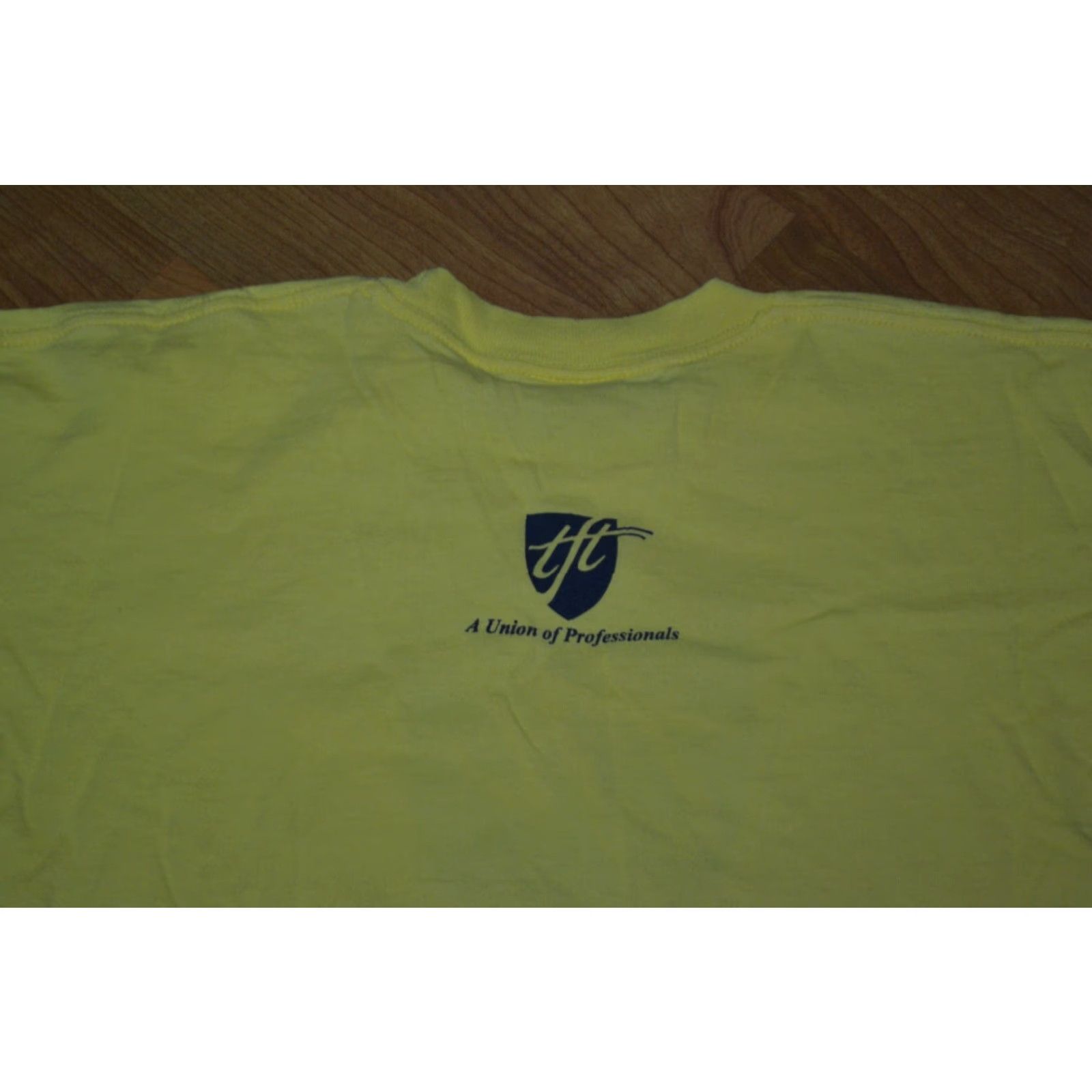 Vintage VINTAGE Bayside T-Shirt XL AFT TFT Toledo Federation of Teachers Union Local 124 Professionals Shirt Men Yellow Short Sleeve 100% Cotton Graphic Tee Size US XL / EU 56 / 4 - 3 Thumbnail