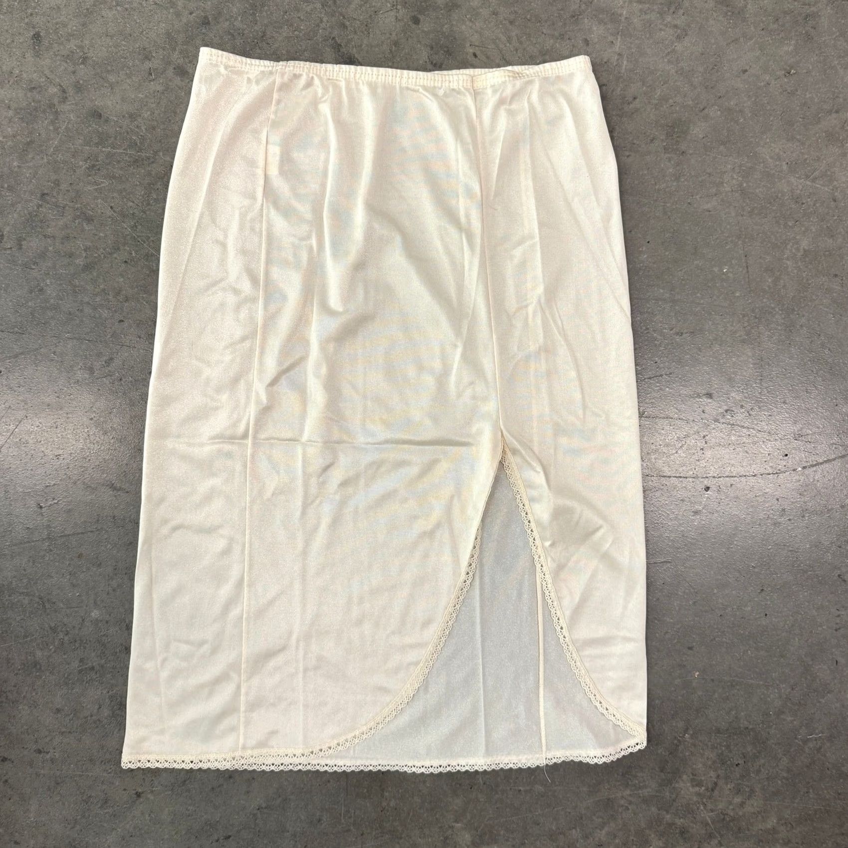 Vintage VINTAGE Y2K Cream Ivory Coquette Slit Satin Women's Midi Skirt Small Size 28" / US 6 / IT 42 - 2 Thumbnail