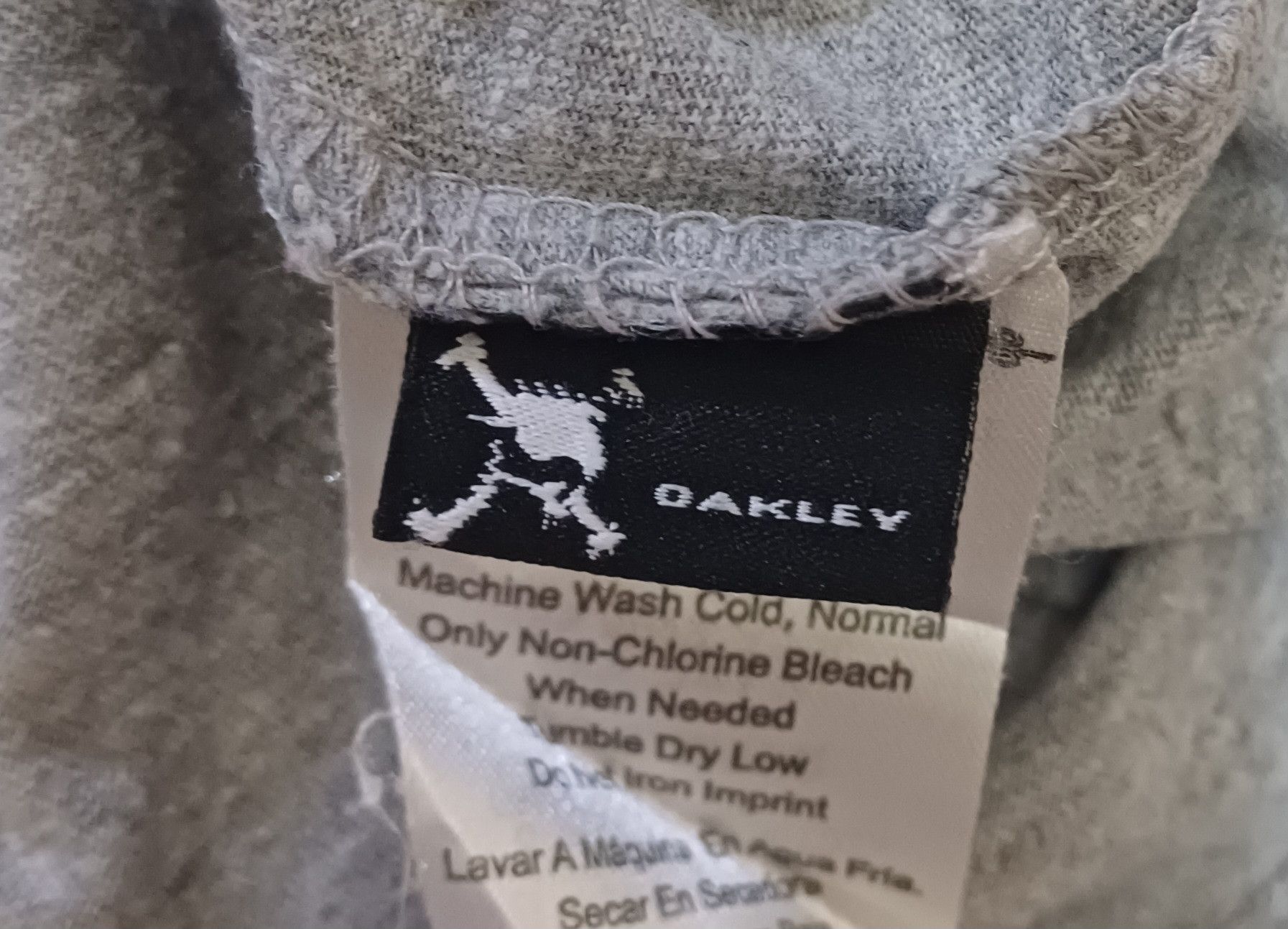 Oakley logo shirt 🔥🔥🔥 X Palace