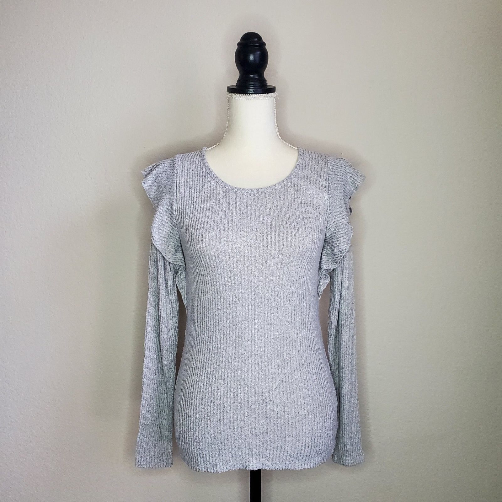 Lucky Brand Lucky Gray Ruffled Long Sleeve Top Medium Size M / US 6-8 / IT 42-44 - 1 Thumbnail