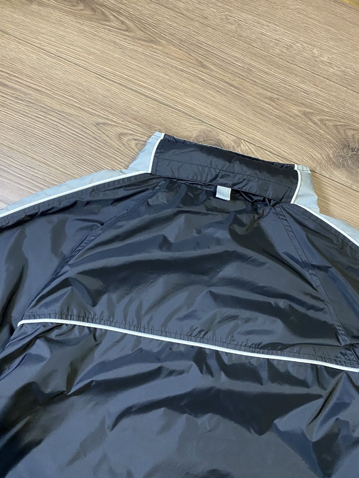 Nike × Vintage Vintage Nike Track Nylon Drill Light Jacket Black Size M Size US M / EU 48-50 / 2 - 11 Thumbnail