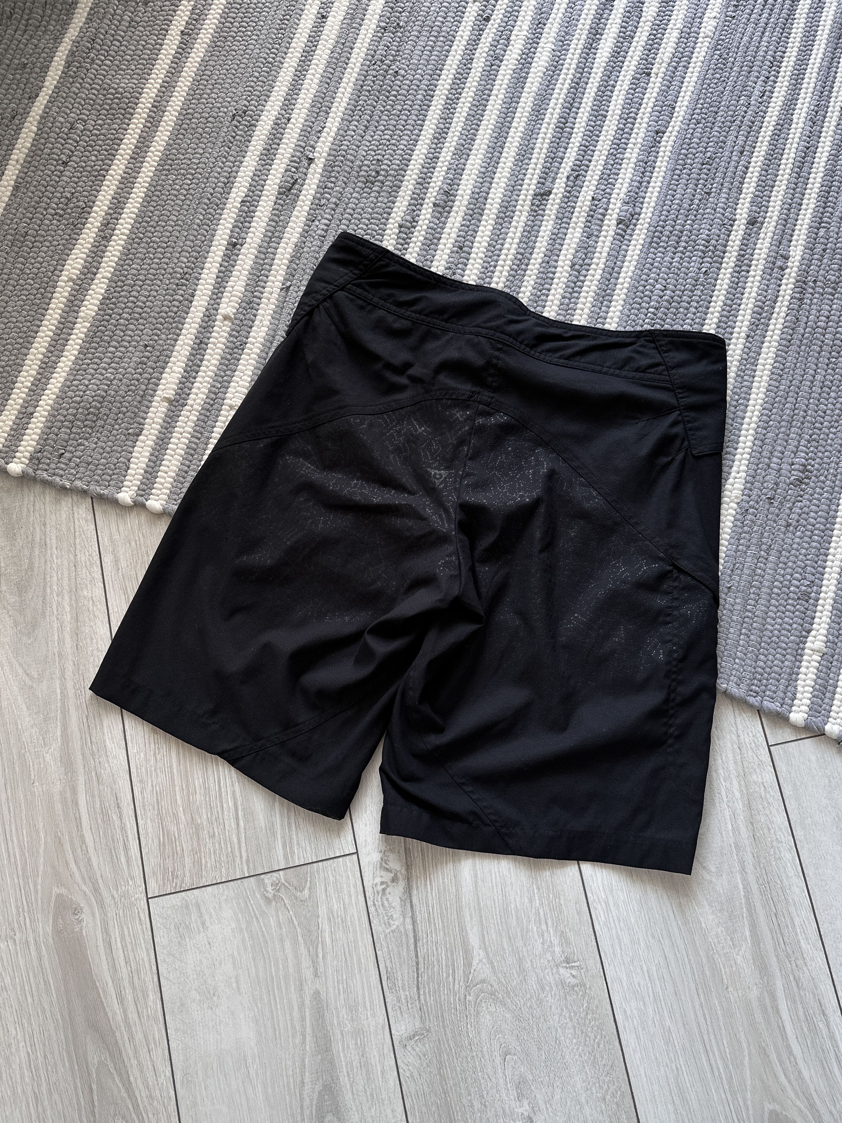 Nike ACG Nike ACG Black Shorts Size 30" / US 8 / IT 44 - 2 Thumbnail