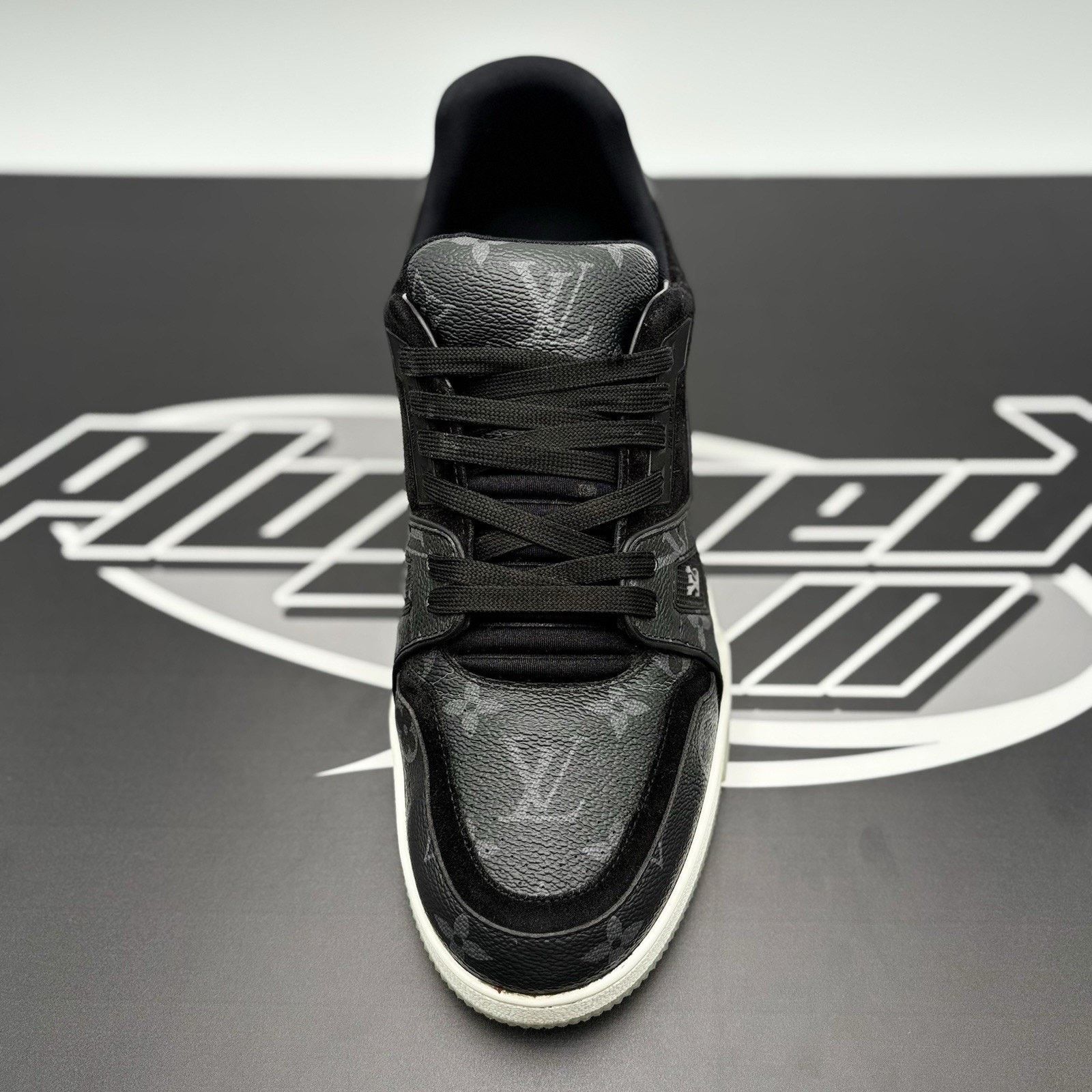 Louis Vuitton Louis Vuitton Trainer ' Black Monogram ' | GOOD CONDITION! Size US 9.5 / EU 42-43 - 14 Thumbnail