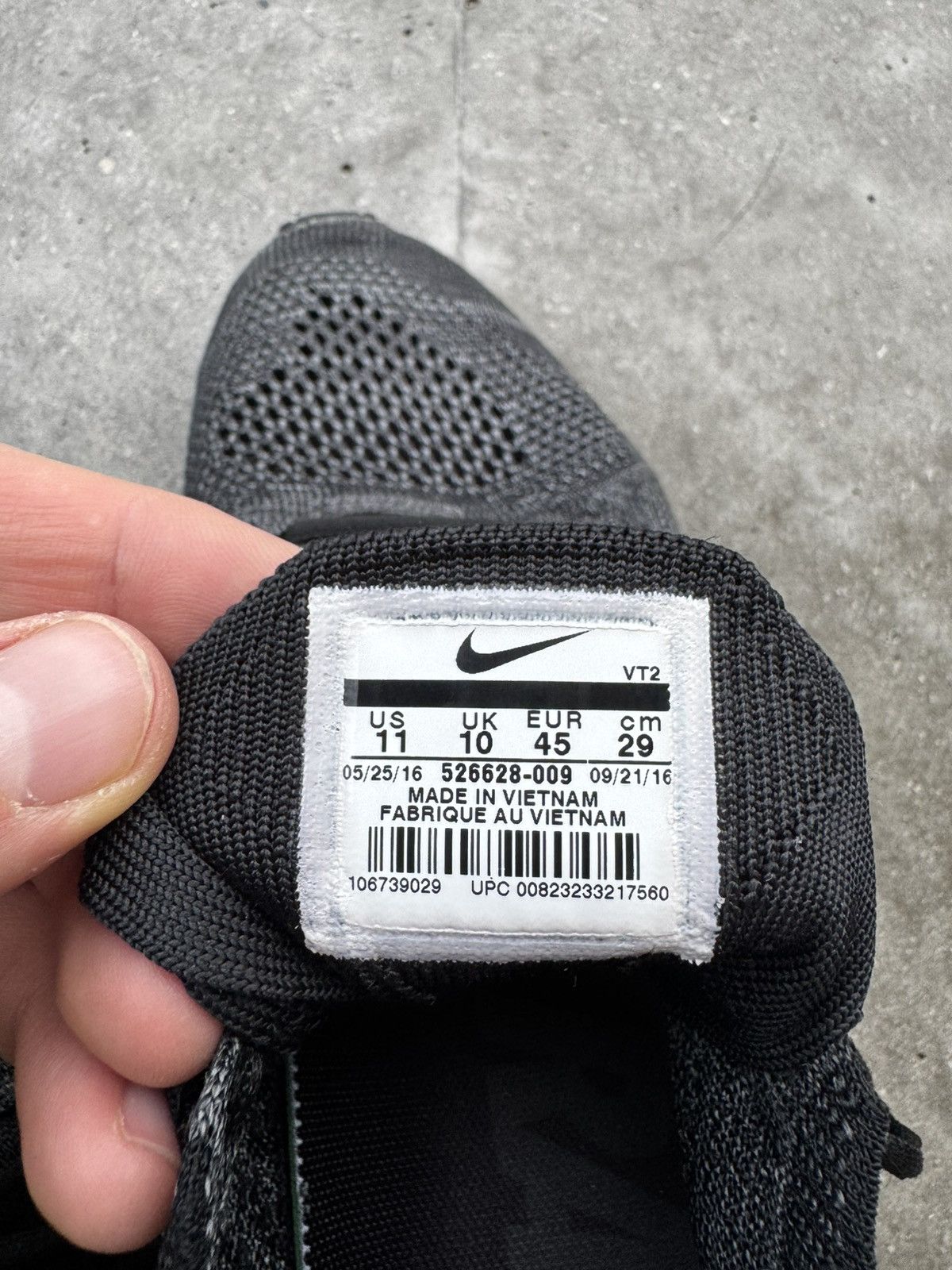 Nike Nike Flyknit Racer Triple Black Streetwear Hype Sneakers Size US 11 / EU 44 - 7 Thumbnail