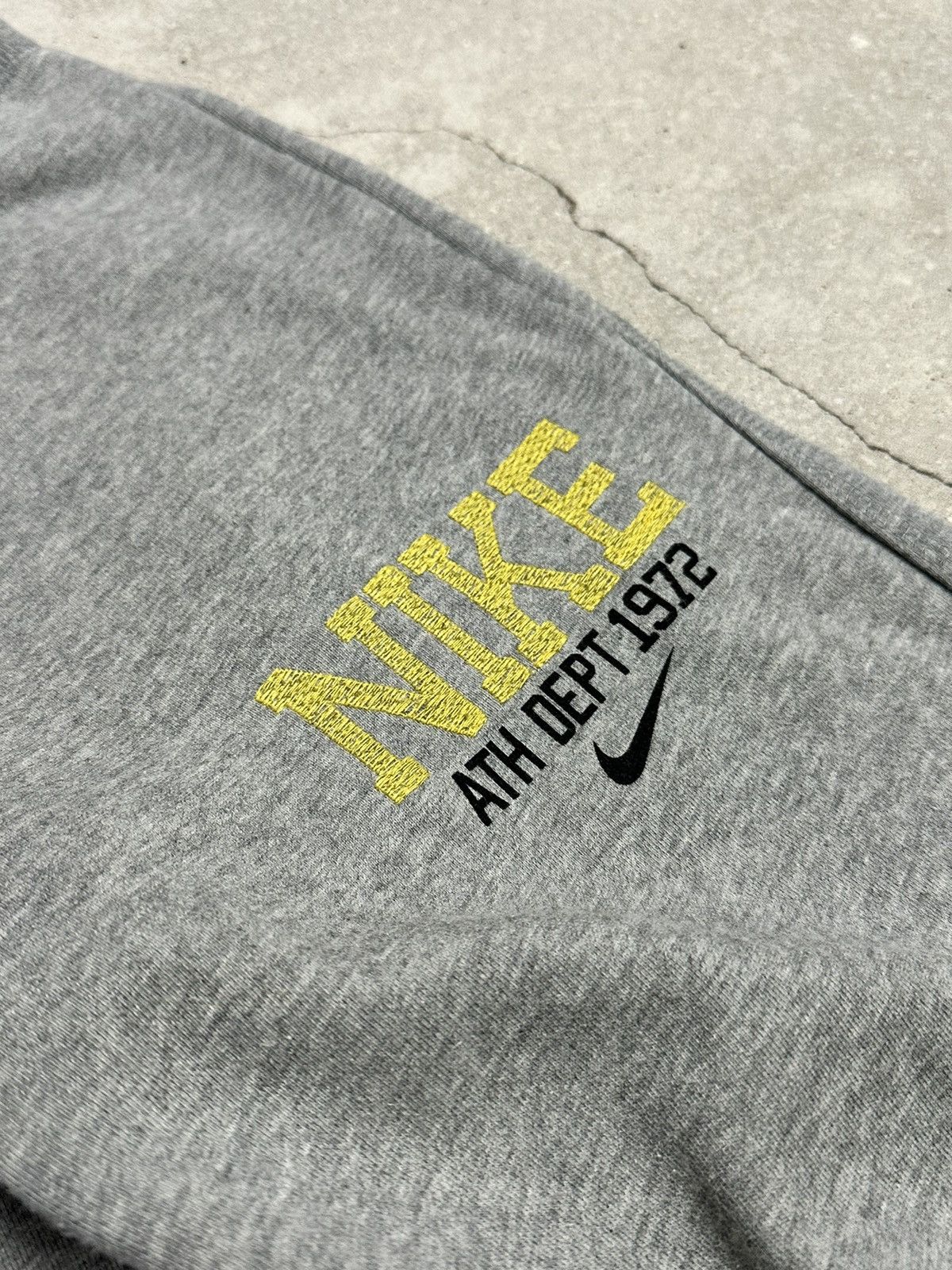 Nike Vintage Nike Sweatpants Size US 30 / EU 46 - 3 Thumbnail