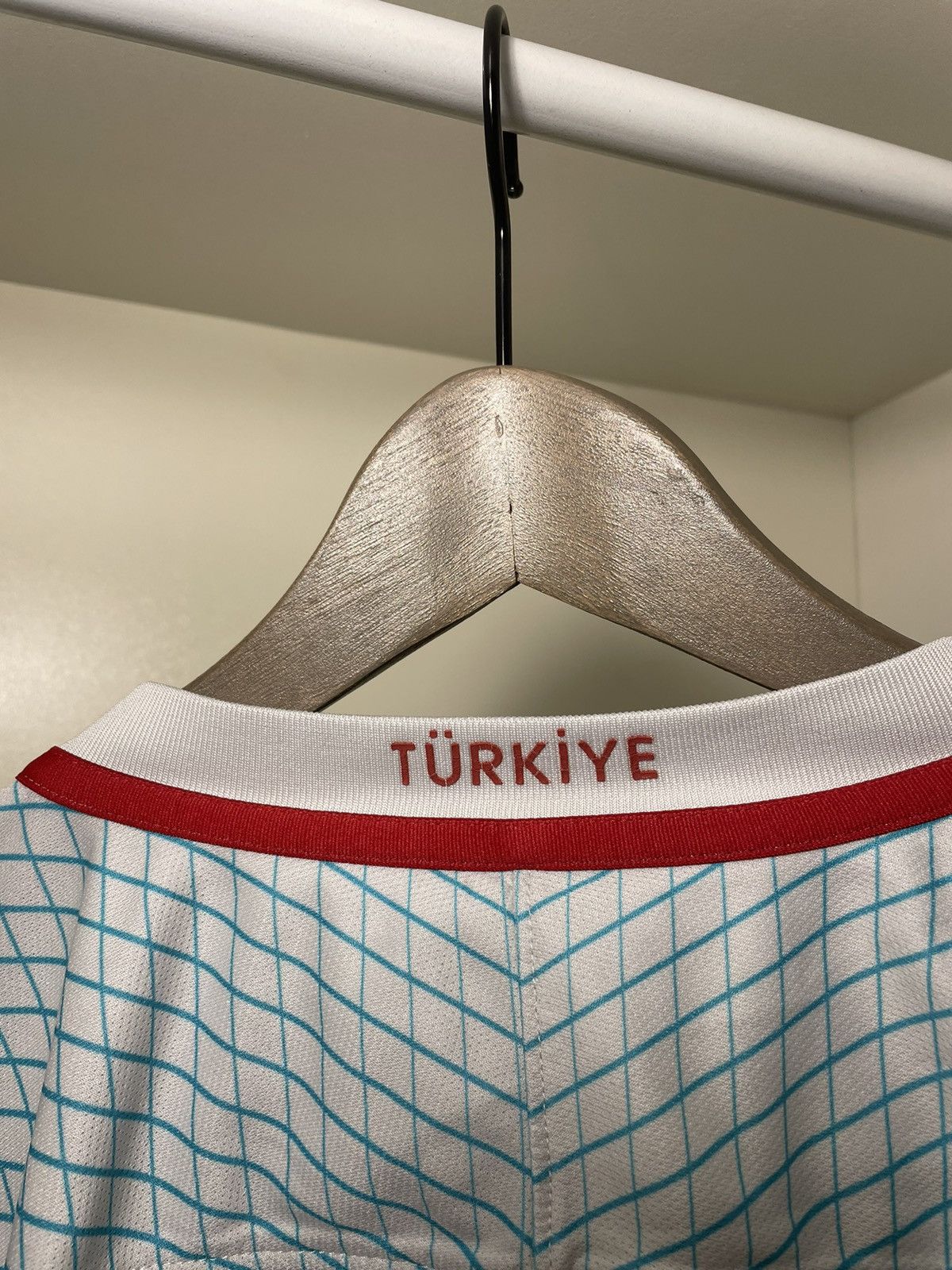Nike Nike Turkey 2016-17 Away Shirt S Football Jersey Size US S / EU 44-46 / 1 - 9 Thumbnail