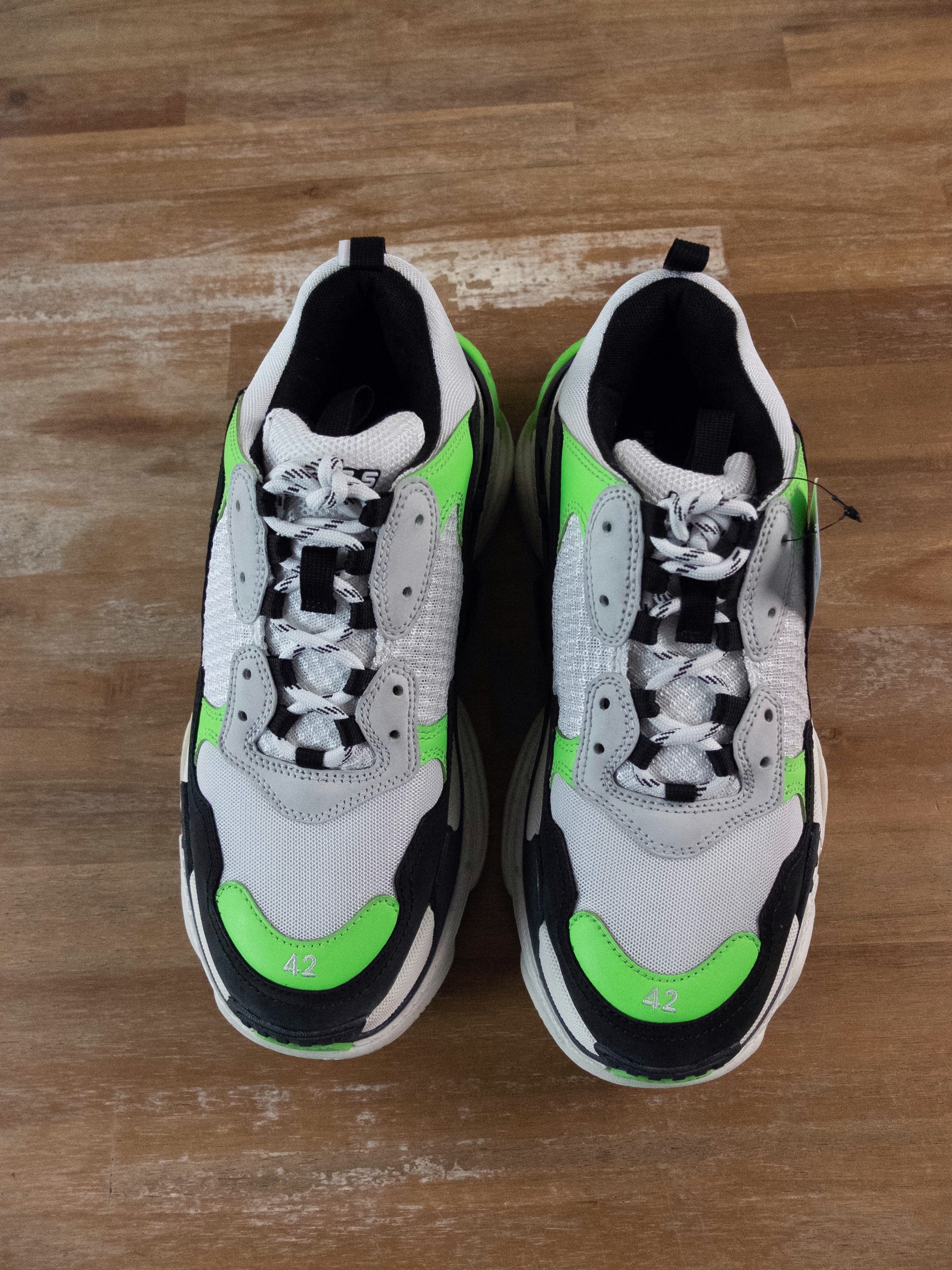 Balenciaga $1135 BALENCIAGA Triple S white green fluo sneakers 9 / 42 Size US 9 / EU 42 - 3 Thumbnail