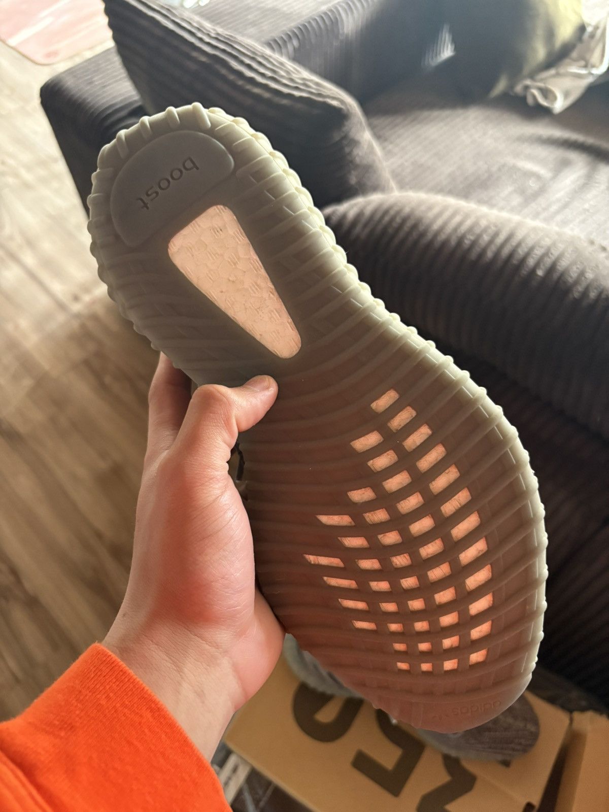 Adidas × Kanye West Beluga 2.0 Size US 10.5 / EU 43-44 - 3 Thumbnail