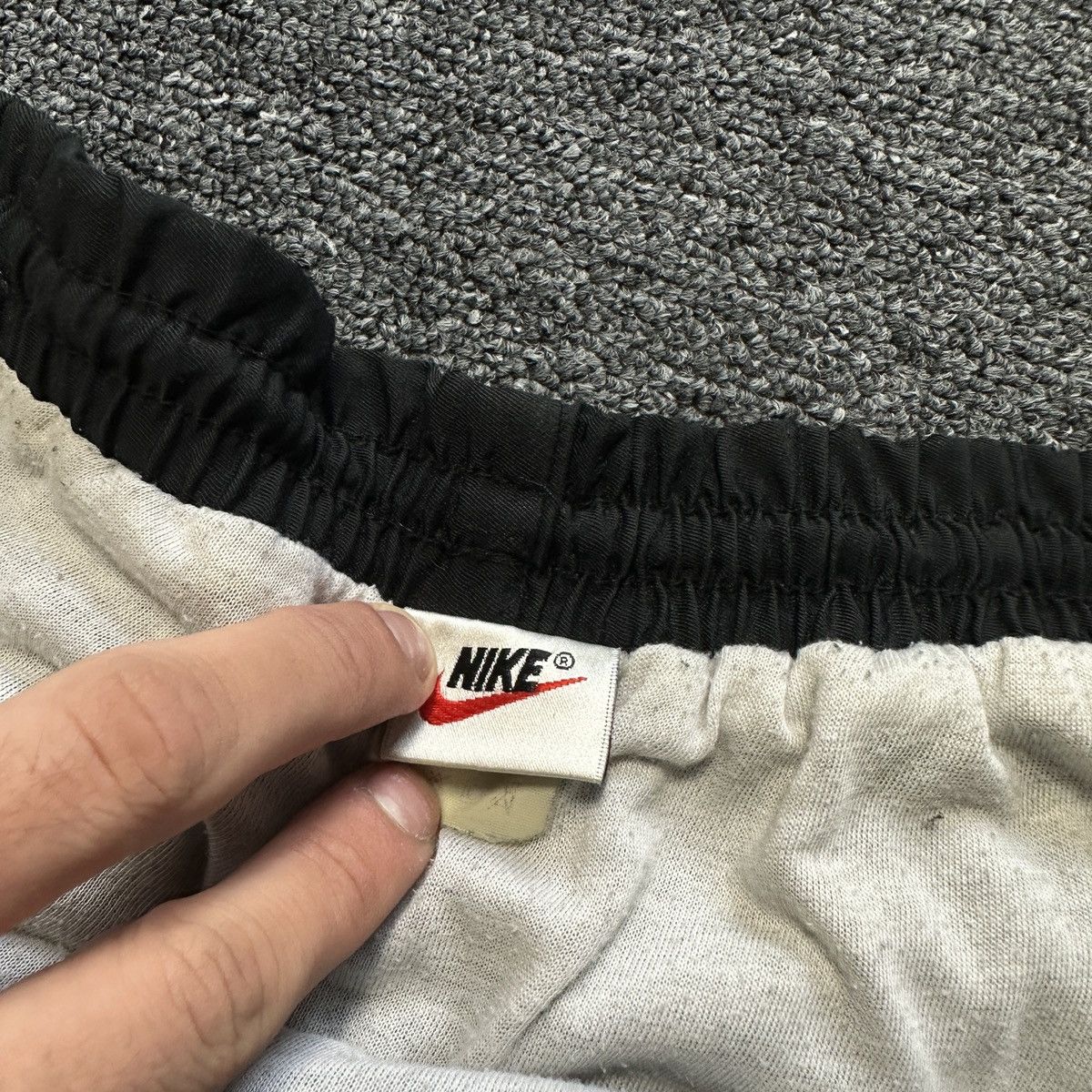 Vintage Vintage Nike Nylon Shorts Size US 34 / EU 50 - 4 Thumbnail