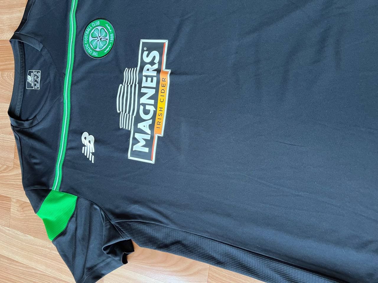 New Balance 2015/16 CELTIC FC TRAINING SOCCER JERSEY FOOTBALL SHIRT SZ S Size US L / EU 52-54 / 3 - 12 Thumbnail