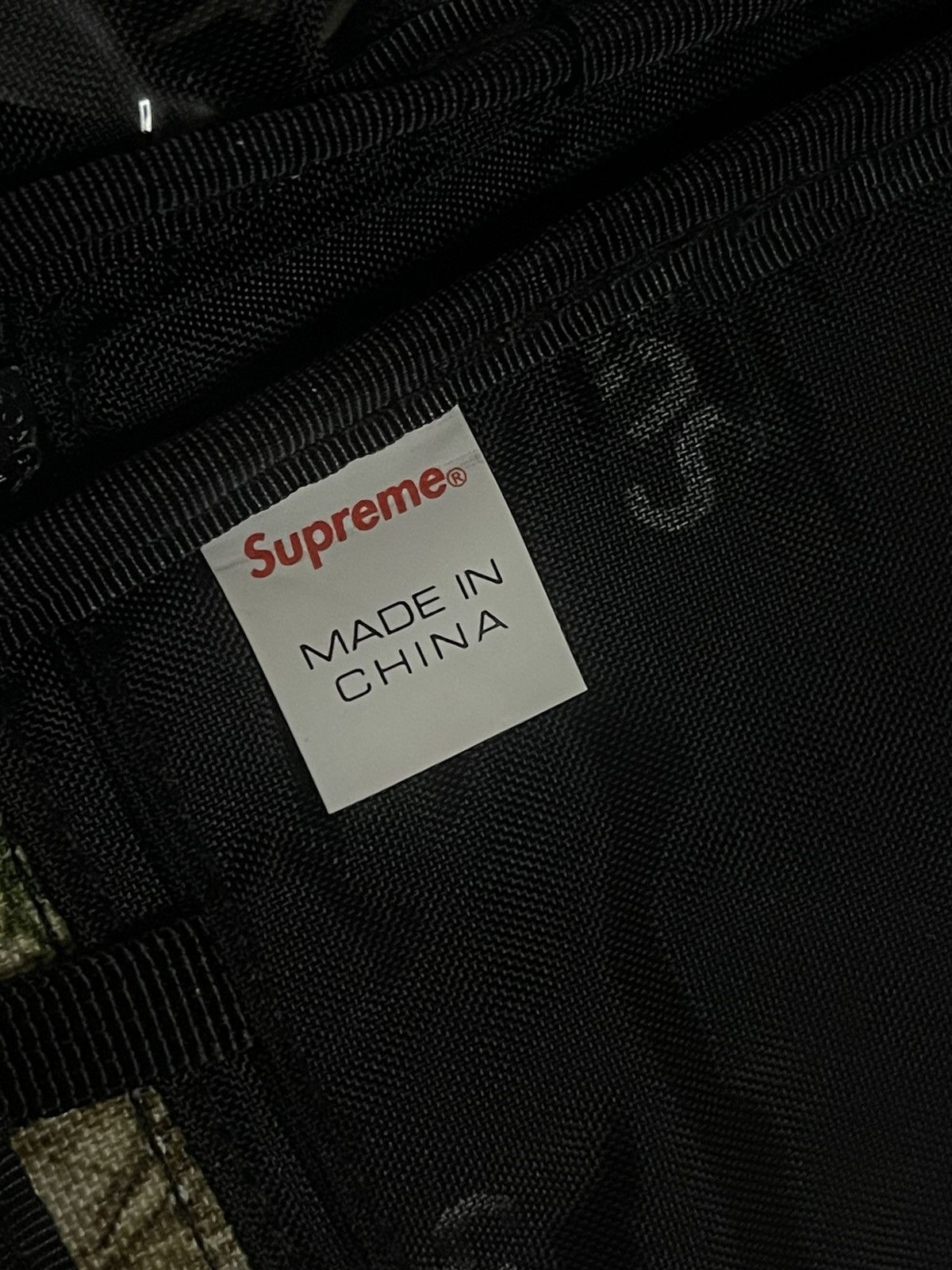 Supreme Supreme real tree small zip up pouch bag fw19 Size ONE SIZE - 6 Thumbnail