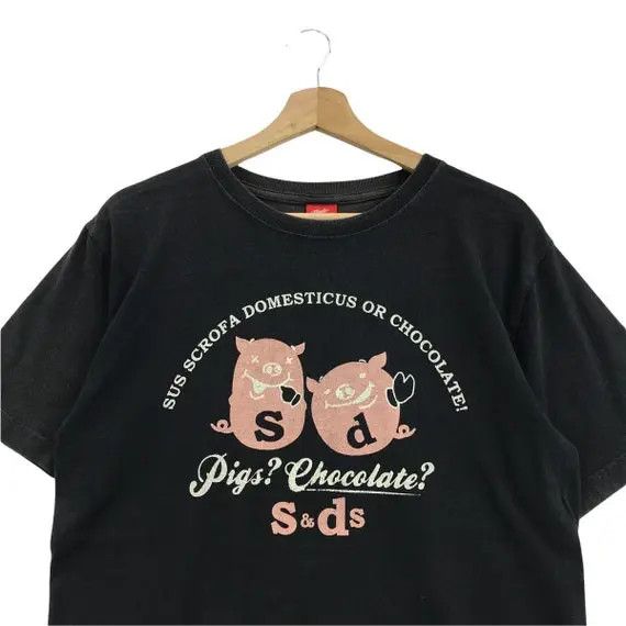 Studio D'Artisan Vtg 90’ STUDIO D’ARTISAN JAPAN Pigs Chocolate Tee Shirt Size L / US 10 / IT 46 - 3 Thumbnail