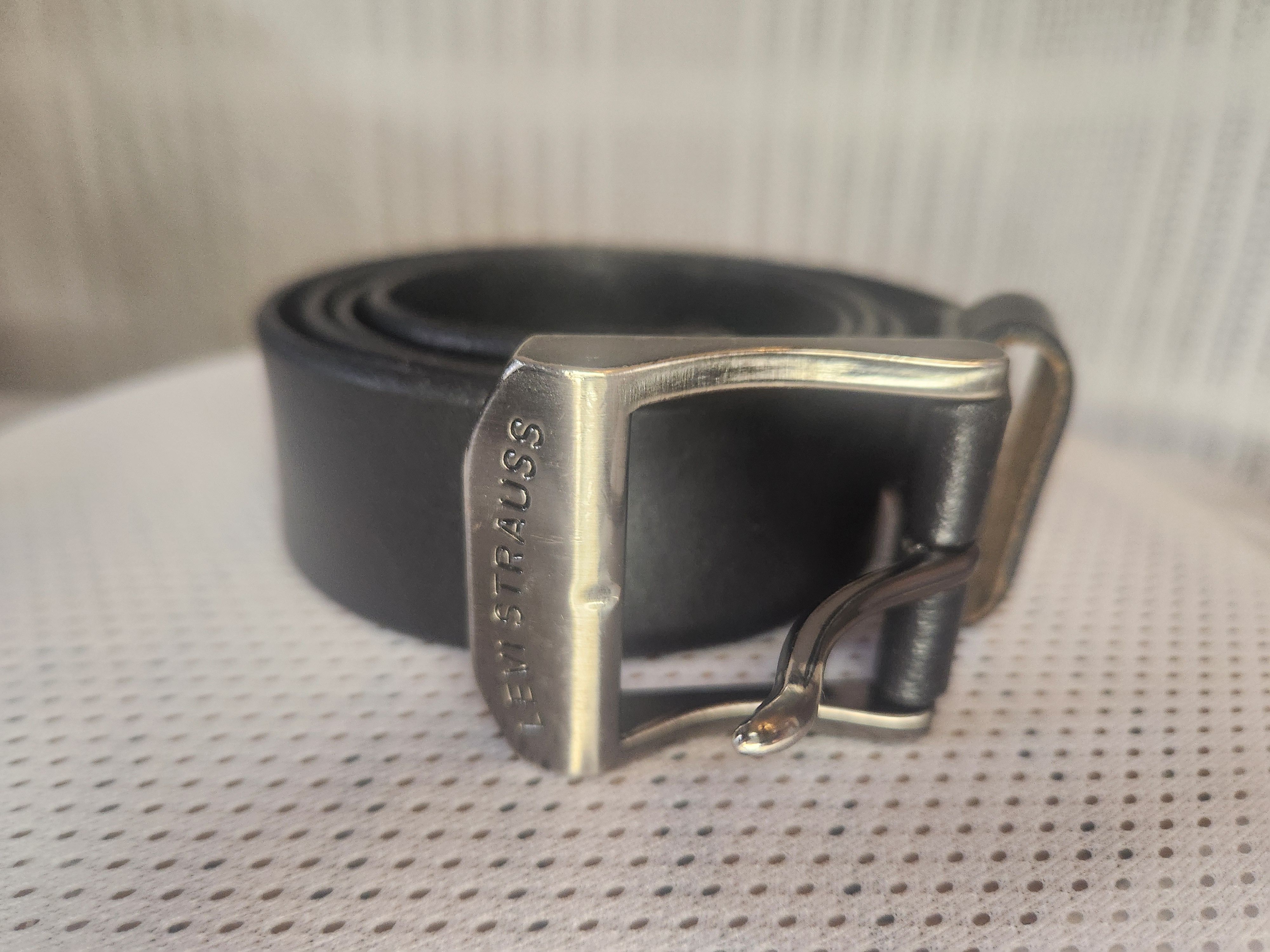Levi's belt buckle Size 38 - 1 Thumbnail