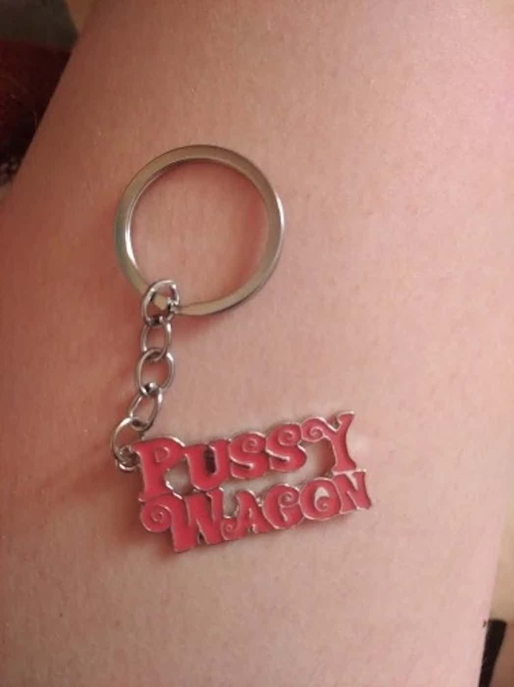Vintage PXSSY WAGON Letter Metal Enamel Keychains Size ONE SIZE - 2 Thumbnail