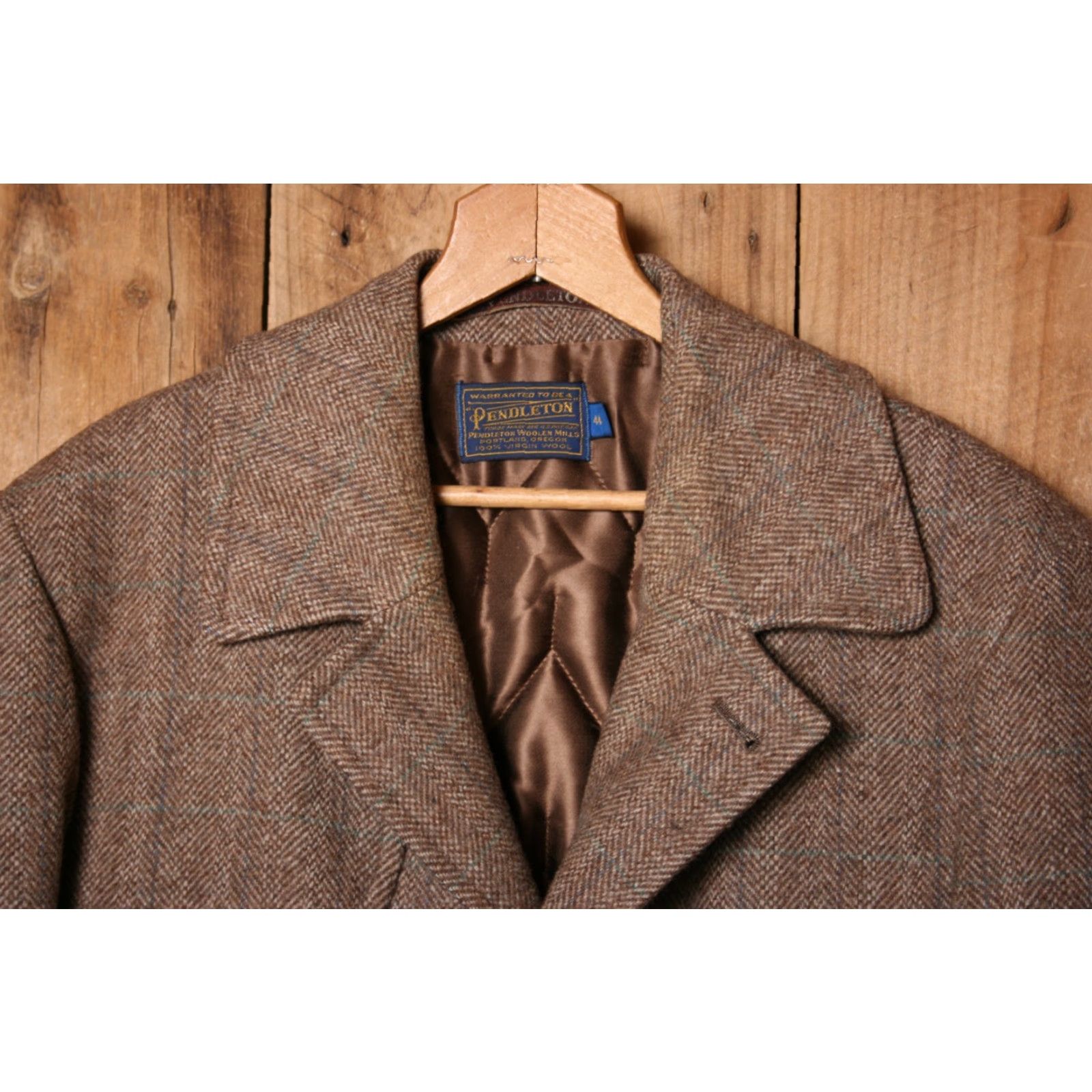 Pendleton VINTAGE Pendleton Brown Herringbone Tweed 100% Wool Quilt Lined Overcoat Sz. 44 Coat Mens Wool Herringbone 1940s 50s 60s 70s Size US S / EU 44-46 / 1 - 2 Thumbnail