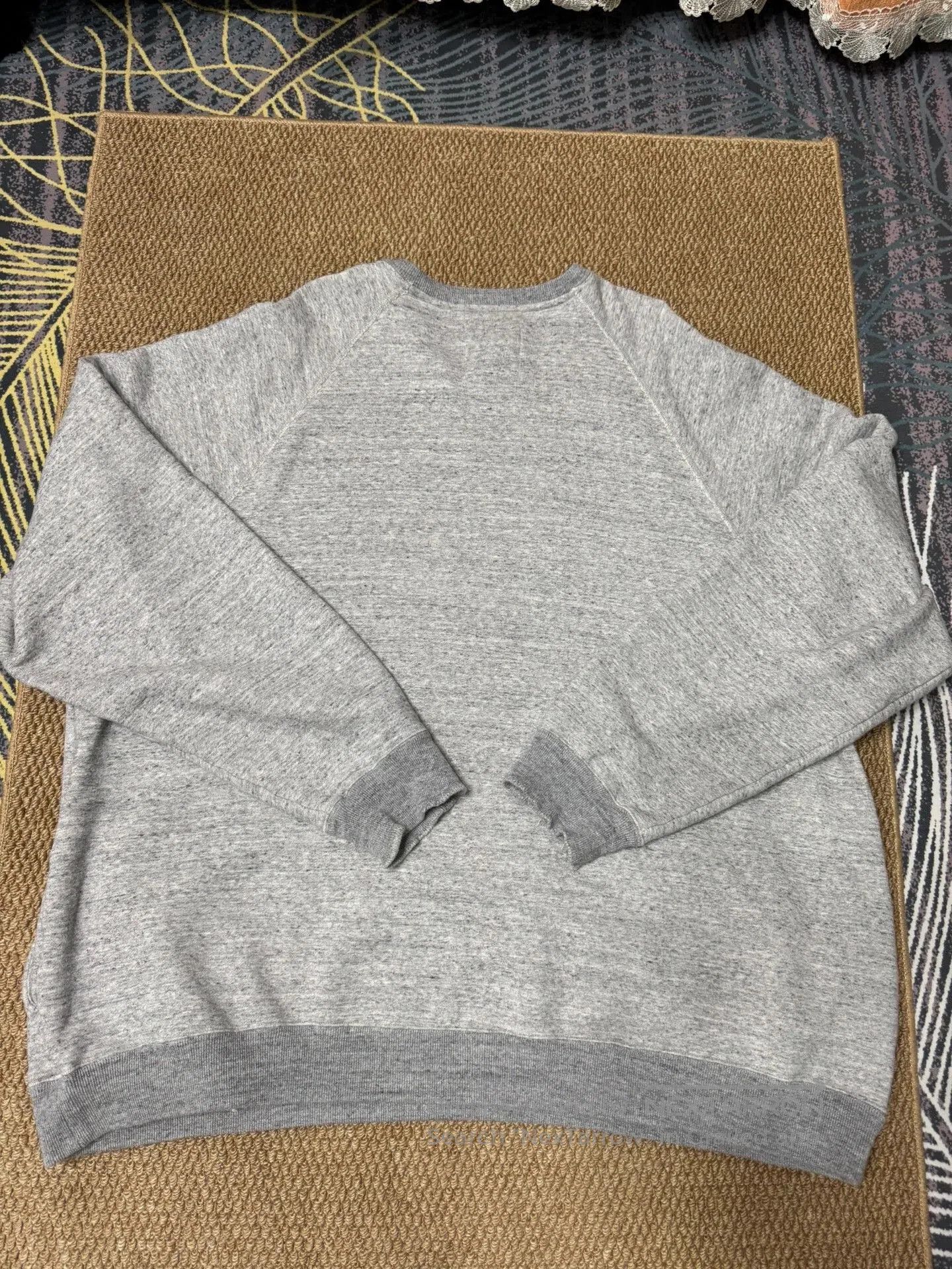Madness MADNESS Aging Raglan Crew Sweat. Size US XL / EU 56 / 4 - 8 Thumbnail