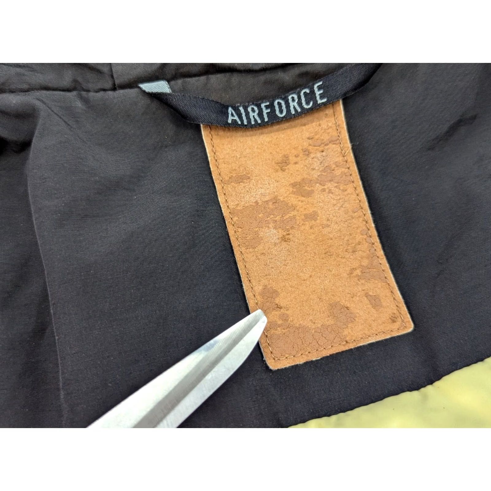 Vintage Air Force Peace and Freedom Womens Puffer Jacket Hooded Parka Black Size L Size L / US 10 / IT 46 - 2 Thumbnail