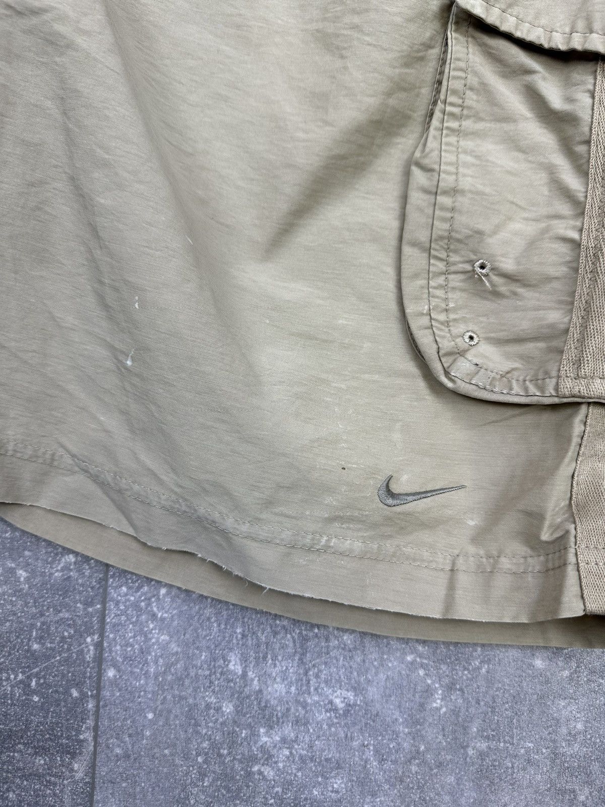 Nike Nike Cargo Swoosh Tab Logo Shorts All Nude Size US 34 / EU 50 - 6 Thumbnail