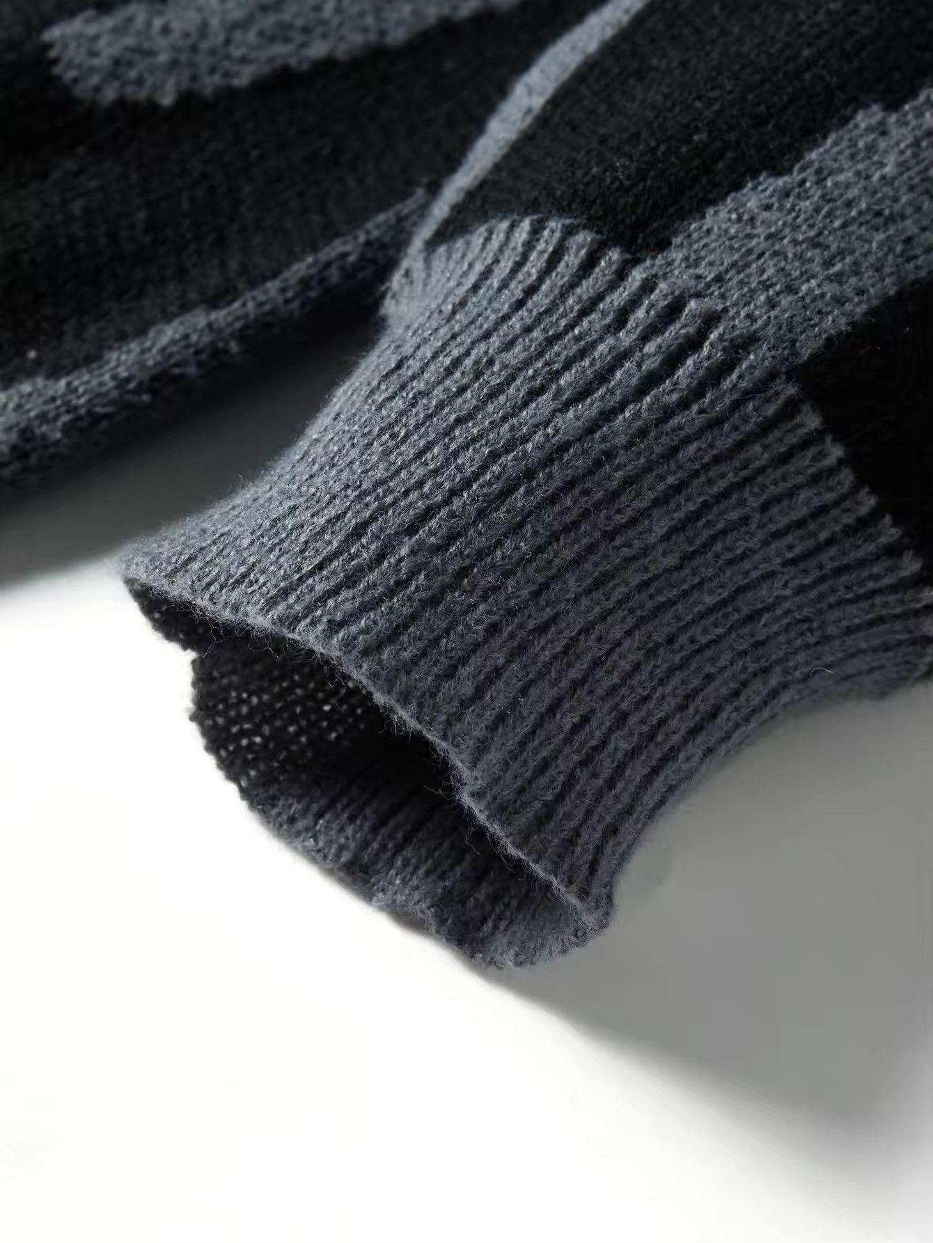 Japanese Brand Round Neck Jacquard Pattern Knitted Sweater Size US M / EU 48-50 / 2 - 6 Thumbnail