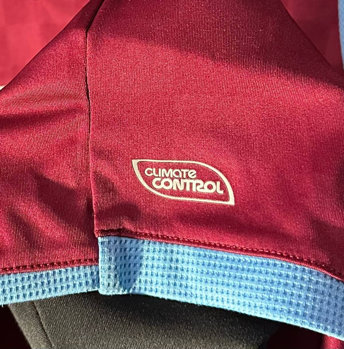 Umbro West Ham United 2009 - 2010 home football shirt jersey Umbro Size US M / EU 48-50 / 2 - 3 Thumbnail