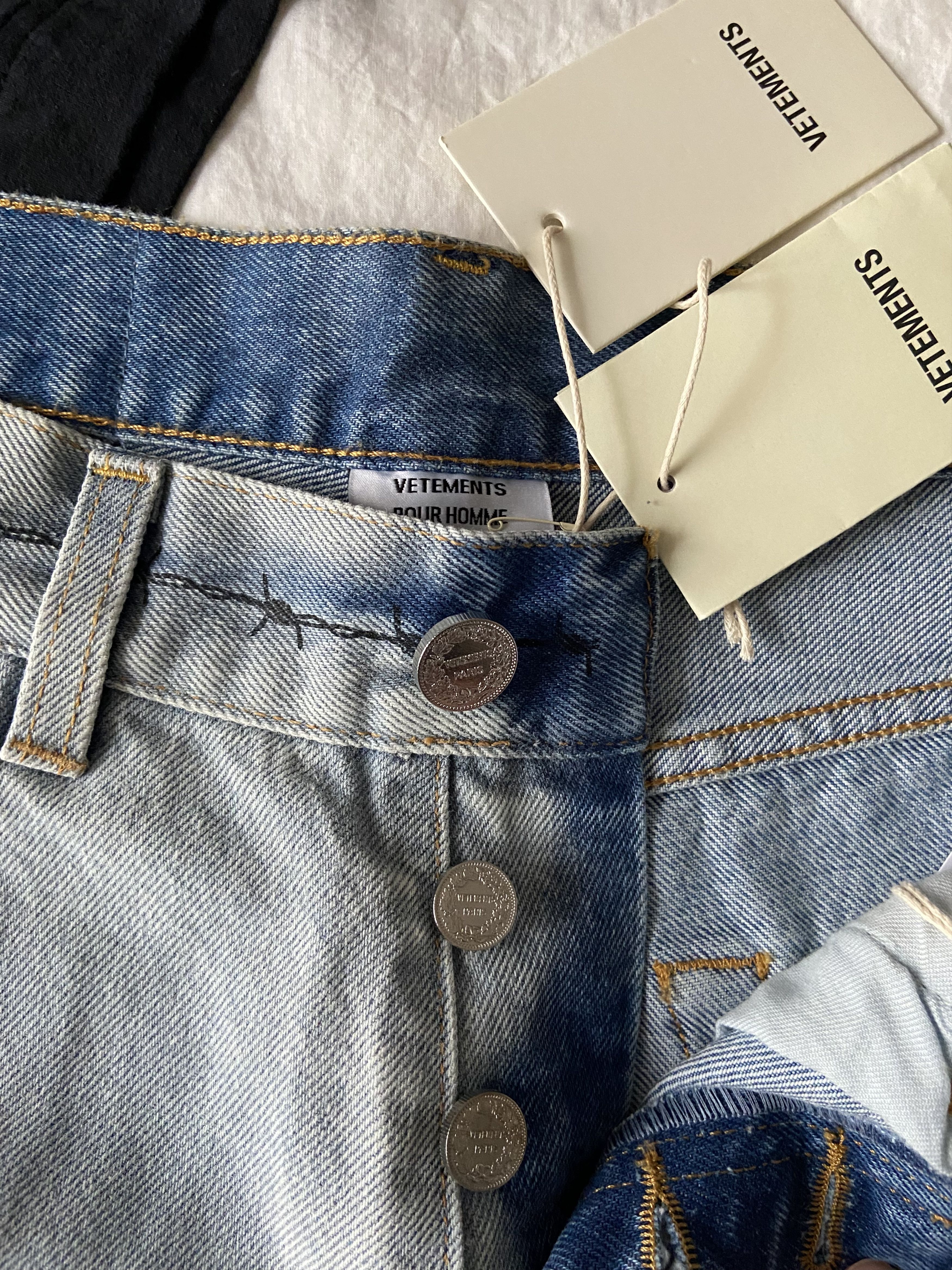 Vetements Vetements tattoo star light blue straight denim Size US 32 / EU 48 - 3 Thumbnail