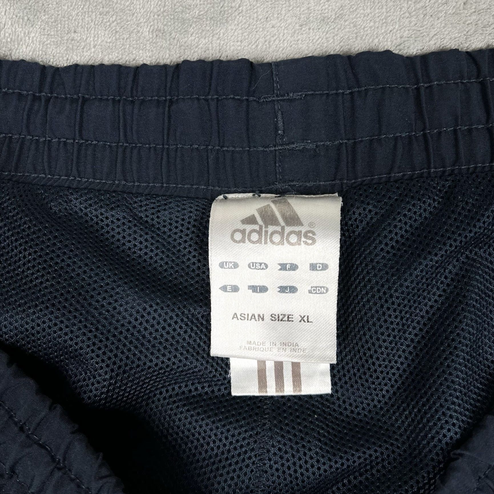 Adidas VTG Adidas Track Pants Men’s XL Navy Blue Cinch Cord Ankle Y2K 90s Athleisure Sports Pants Mens XL Navy Blue Track Pants Adidas VTG Size US 36 / EU 52 - 5 Thumbnail