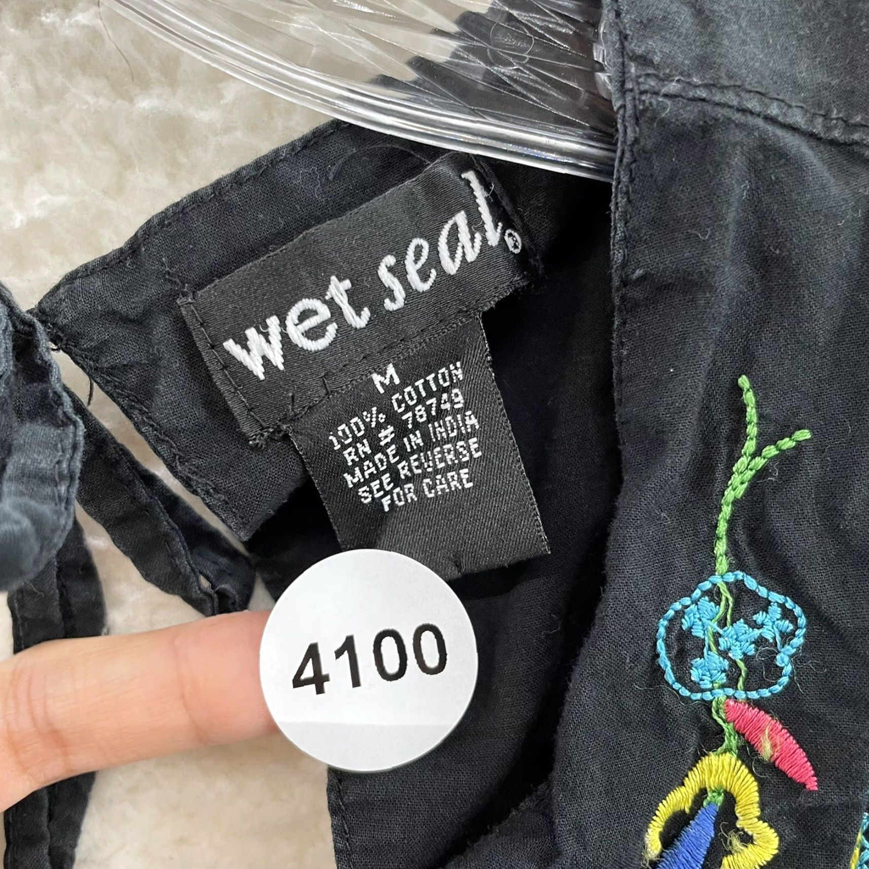 Vintage **VINTAGE Y2K Wet Seal Medium Black Floral Embroidered Top** User: **VINTAGE Y2K Wet Seal Medium Black Floral Embroidered Top** Size M / US 6-8 / IT 42-44 - 6 Thumbnail