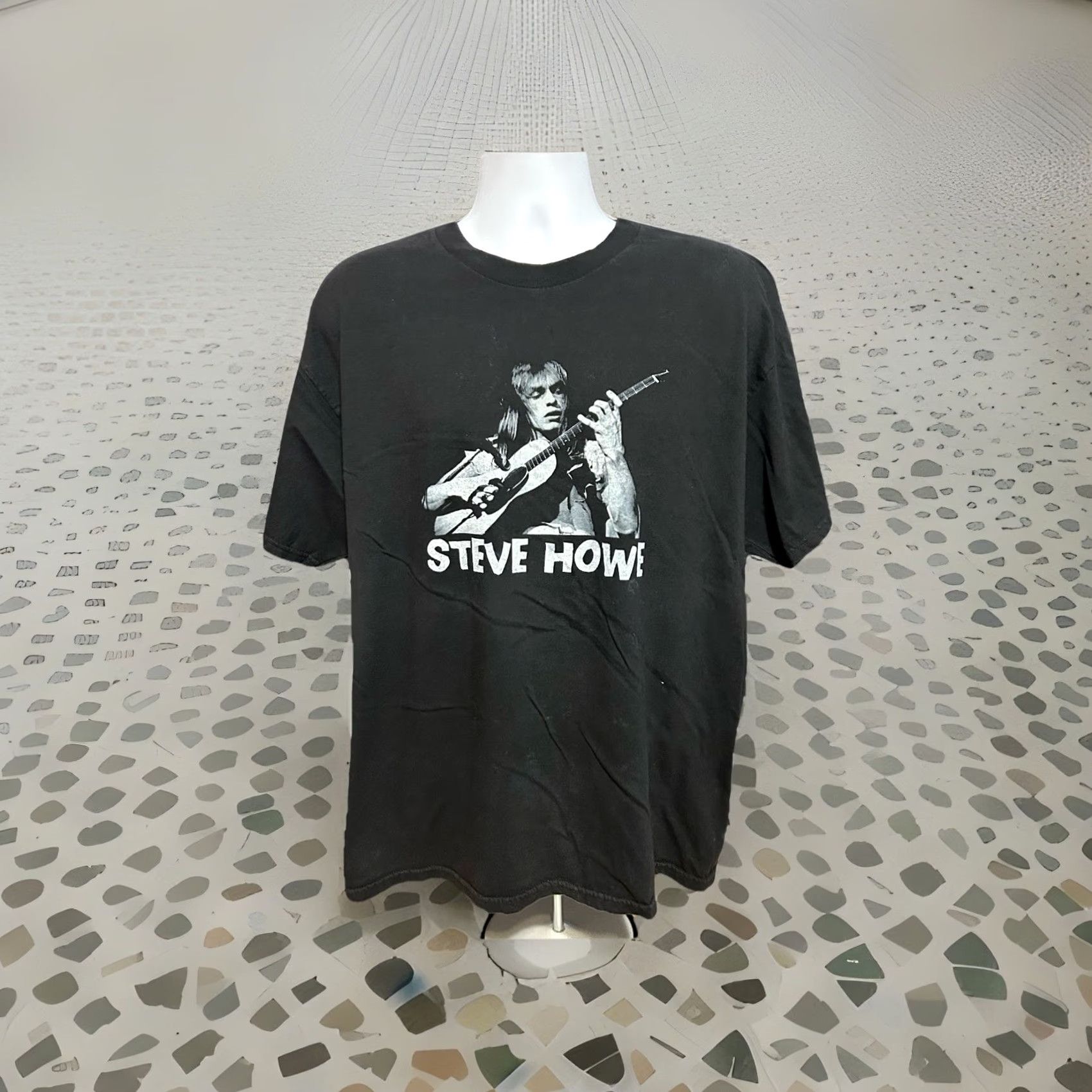 Vintage VINTAGE Steve Howe Shirt Men XL Black Short Sleeve Front Graphic Guitarist Rock Band Size US XL / EU 56 / 4 - 4 Thumbnail