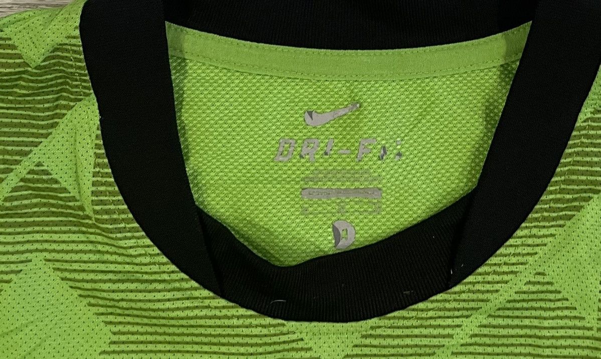 Nike Nike 2010/11 Celtic FC Soccer Jersey 381815-304 Men’s Medium Size US M / EU 48-50 / 2 - 4 Thumbnail