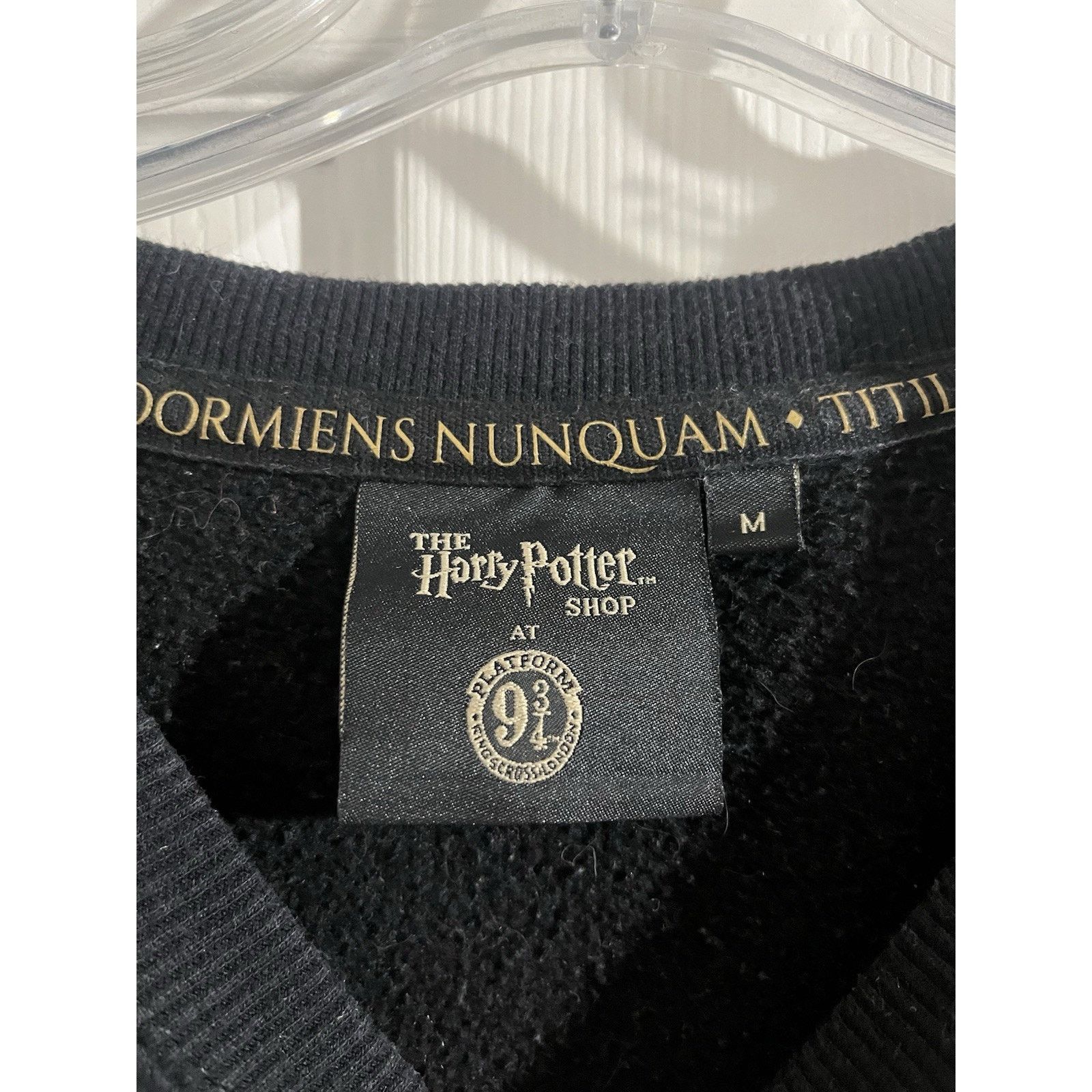 Other Hogwarts Logo Sweatshirt Harry Potter Shop Kings Cross Sz M Size M / US 6-8 / IT 42-44 - 4 Thumbnail