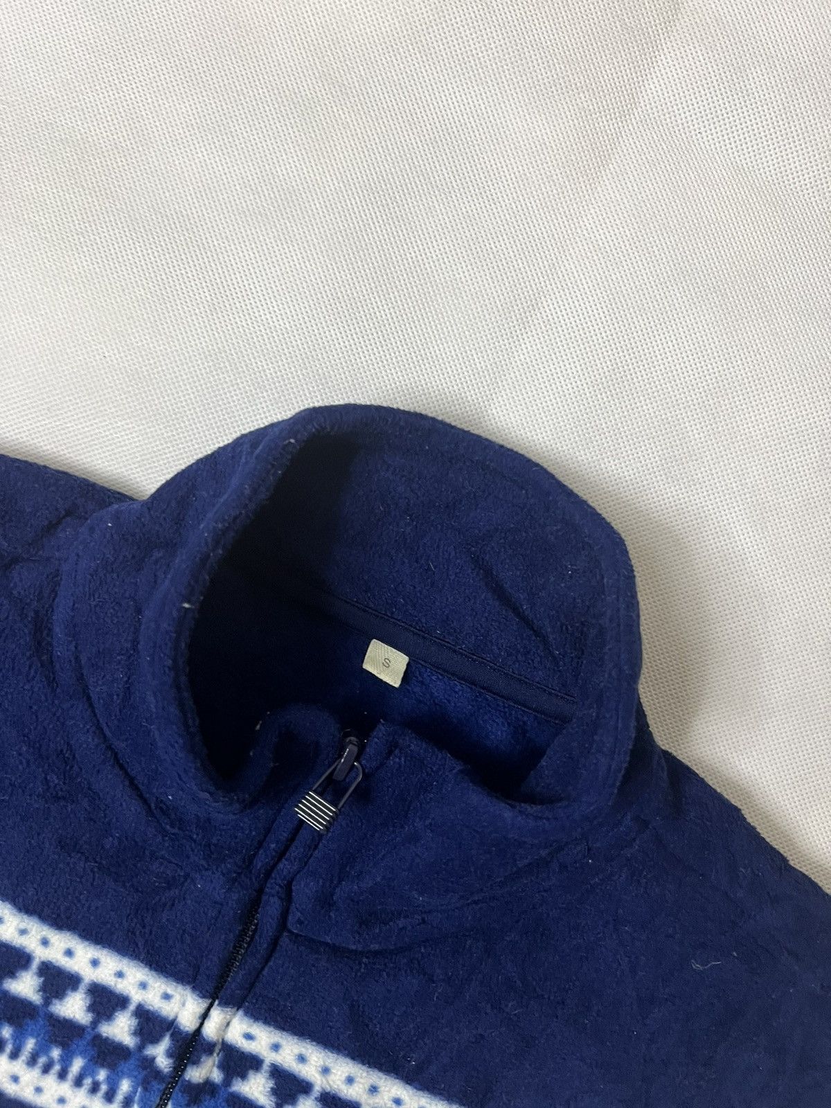 Uniqlo Uniqlo Native Print Sweater Size US S / EU 44-46 / 1 - 6 Thumbnail