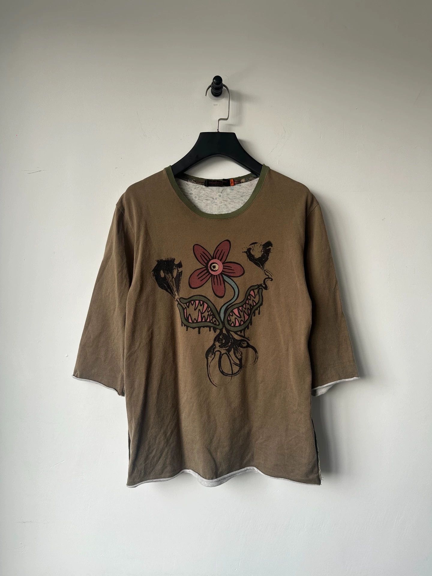 Undercover undercover carnivorous flower 3/4 sleeve size 2 Size US M / EU 48-50 / 2 - 1 Thumbnail