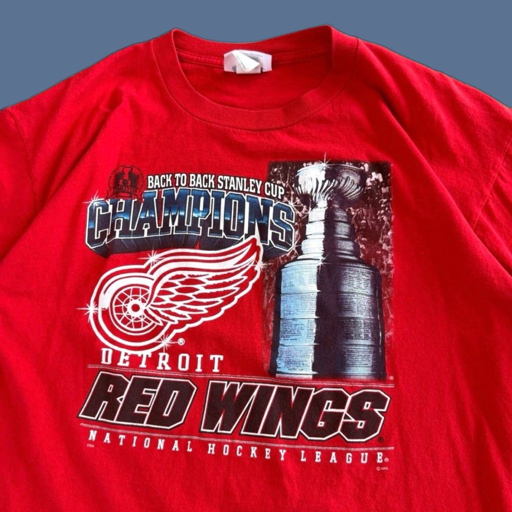NHL VINTAGE 90s Detroit Red Wings Stanley Cup Champions T-Shirt NHL Hockey Men XL Red Crew Short Sleeve CSA Size XL Size US XL / EU 56 / 4 - 1 Thumbnail