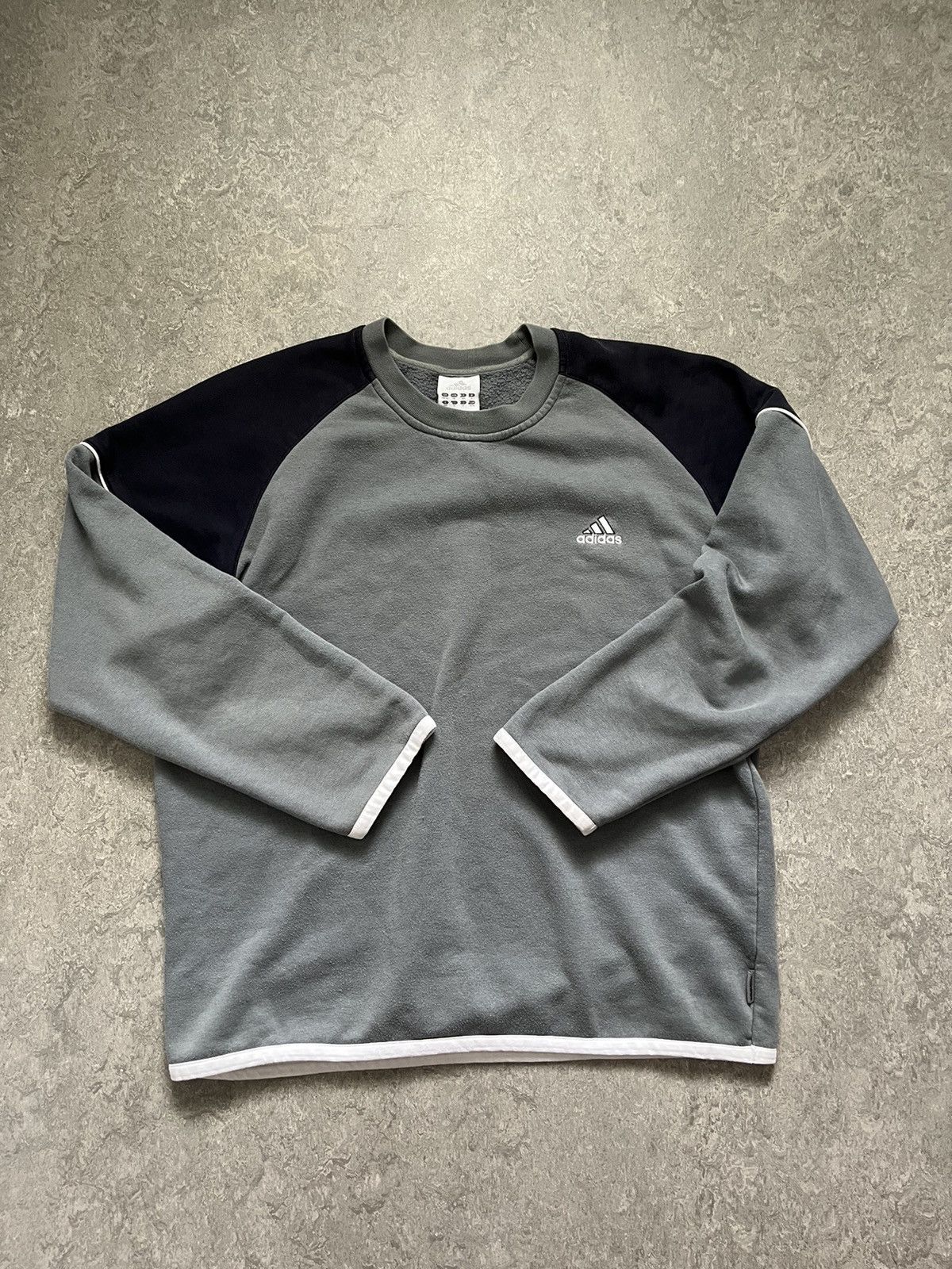 Adidas Adidas Vintage Panel Crewneck Sweatshirt (Grey/Navy) Size US M / EU 48-50 / 2 - 1 Thumbnail