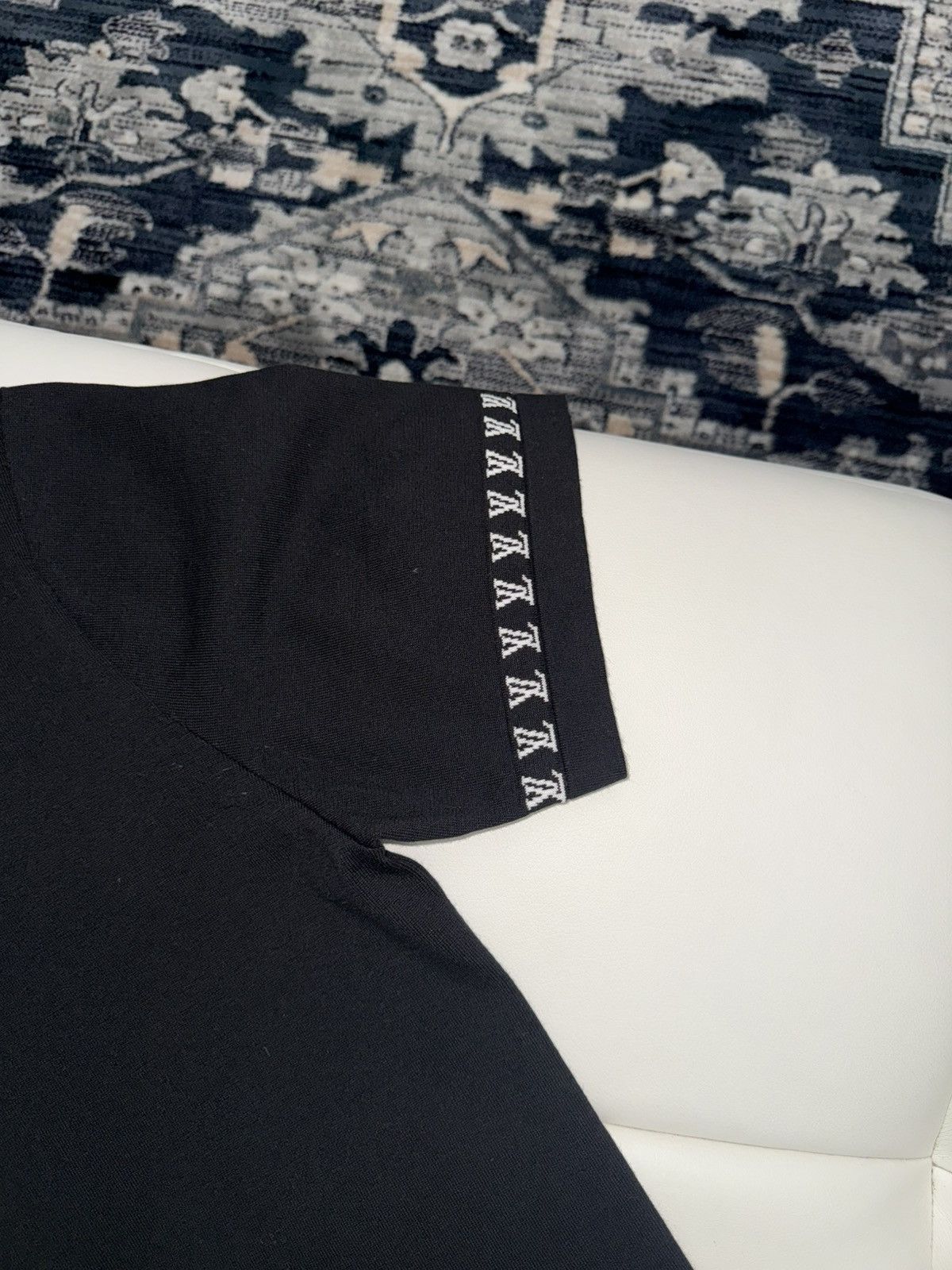 Louis Vuitton Louis Vuitton logo t shirt Size US L / EU 52-54 / 3 - 4 Thumbnail
