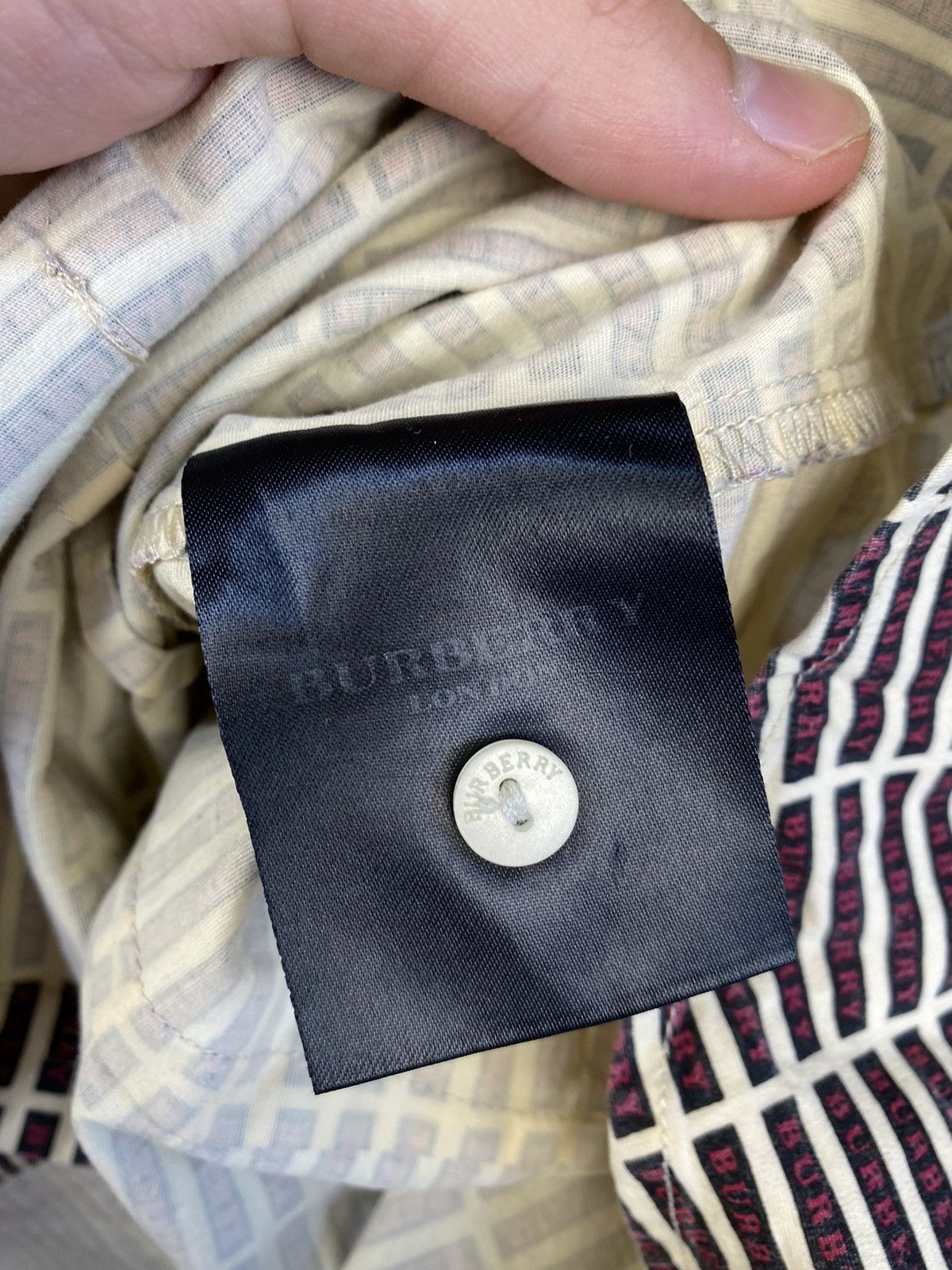 Burberry × Japanese Brand Vintage Burberry London Monogram Women Shirt Size XS / US 0-2 / IT 36-38 - 9 Thumbnail