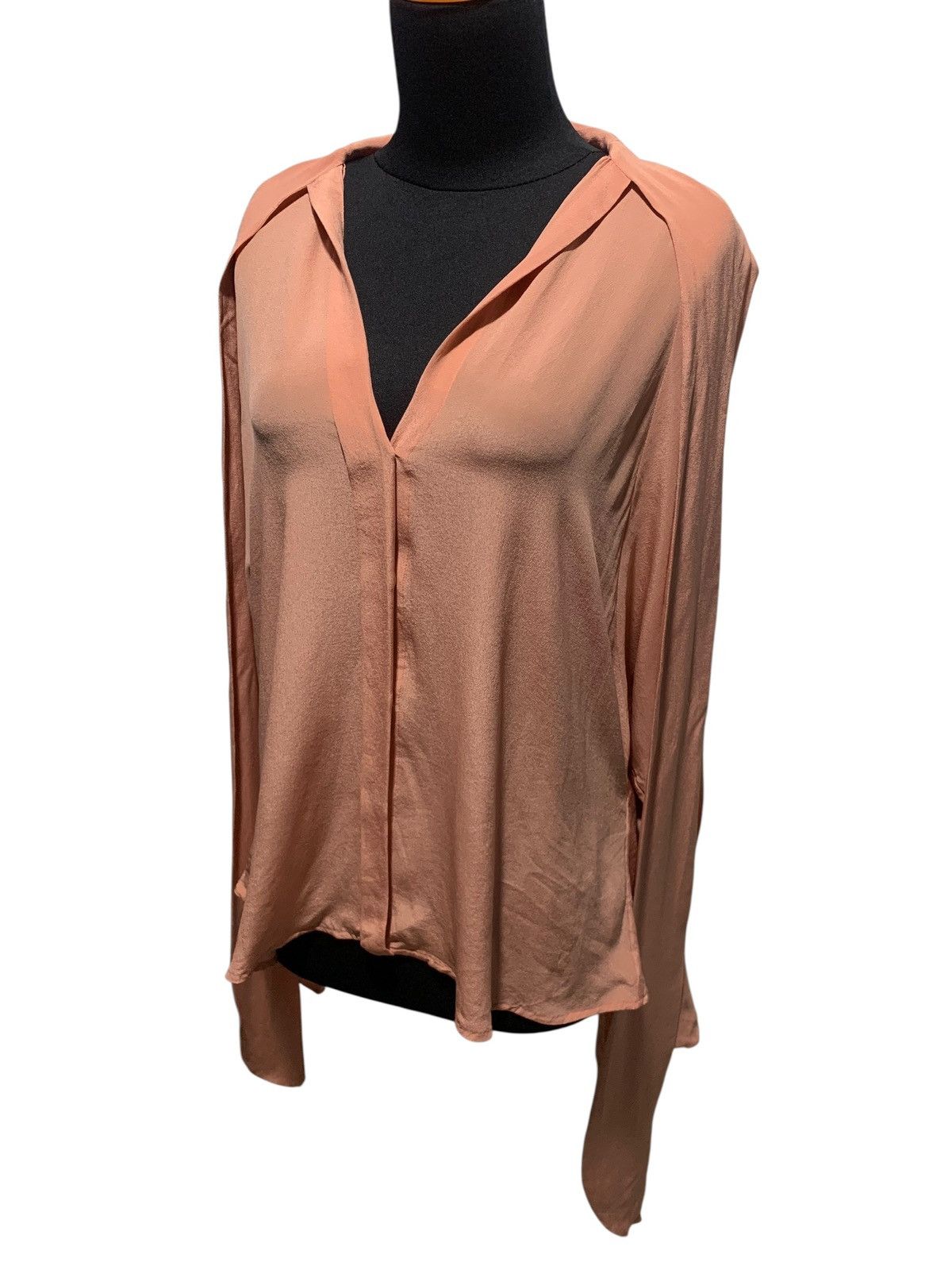 Petar Petrov $1069 archive Petar Petrov Anne Hathaway bow tie silk shirt Size M / US 6-8 / IT 42-44 - 4 Thumbnail
